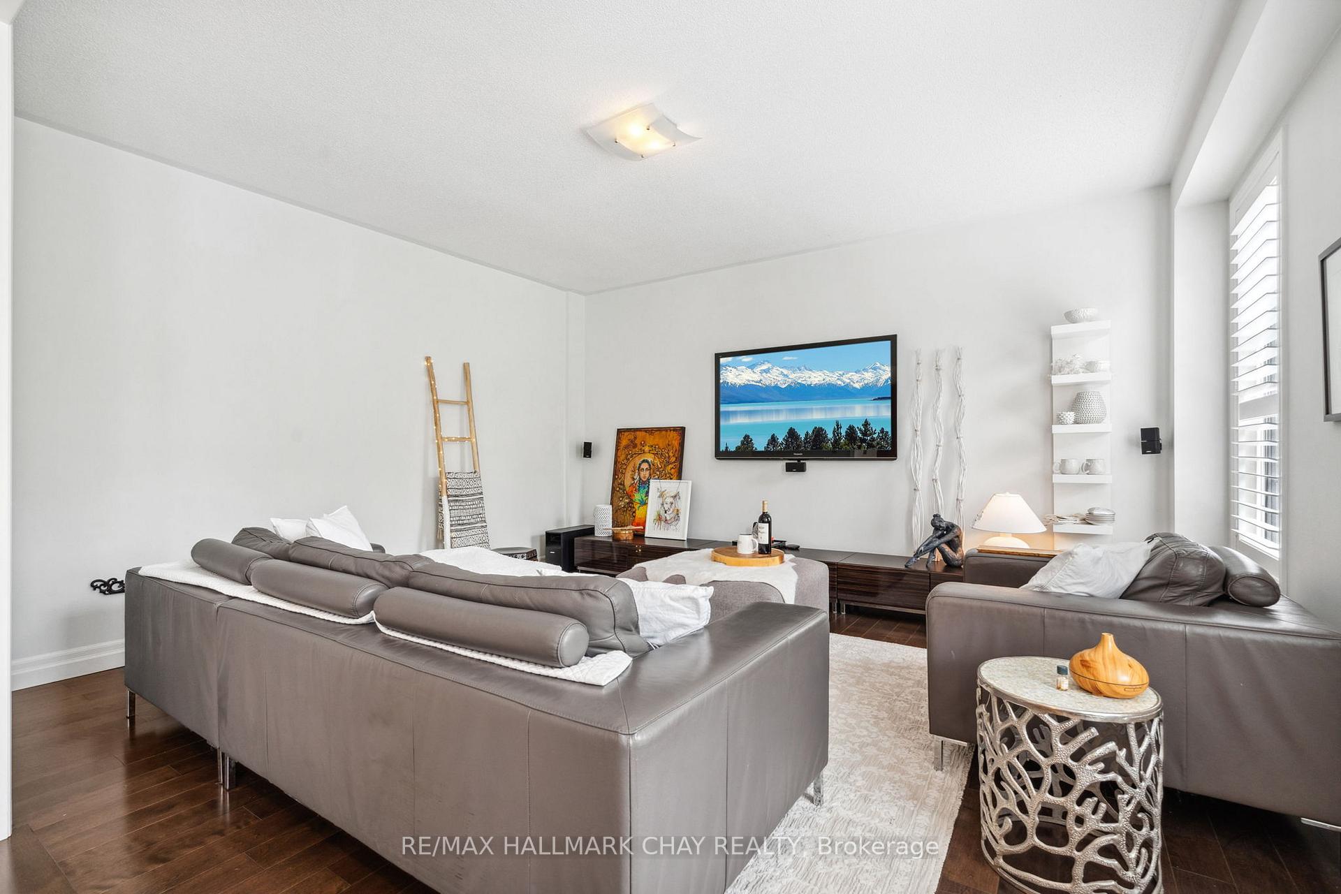 Photo 15 of 52 Regalia Way, Barrie, Innis-Shore — HOMEH