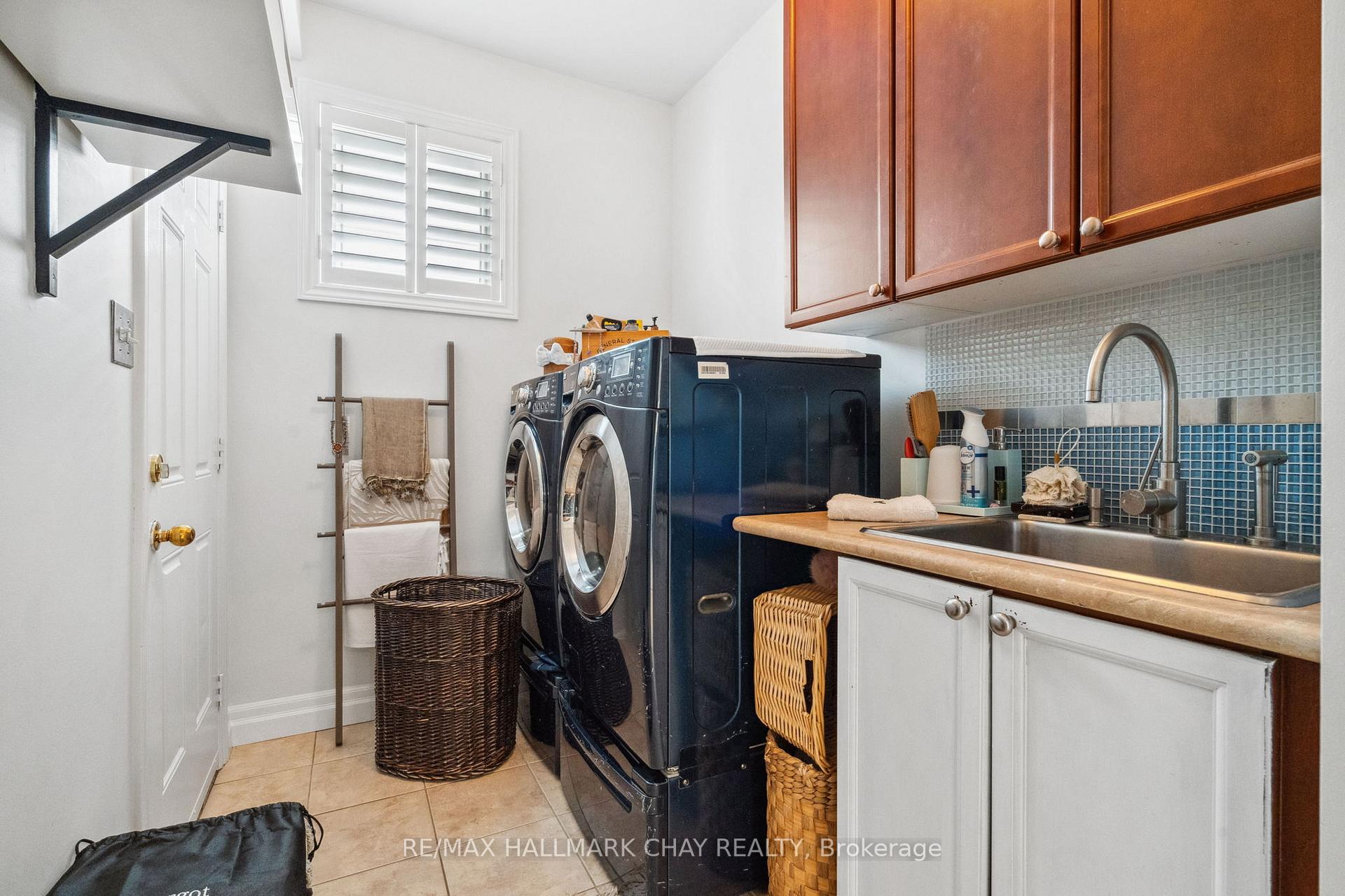 Photo 17 of 52 Regalia Way, Barrie, Innis-Shore — HOMEH