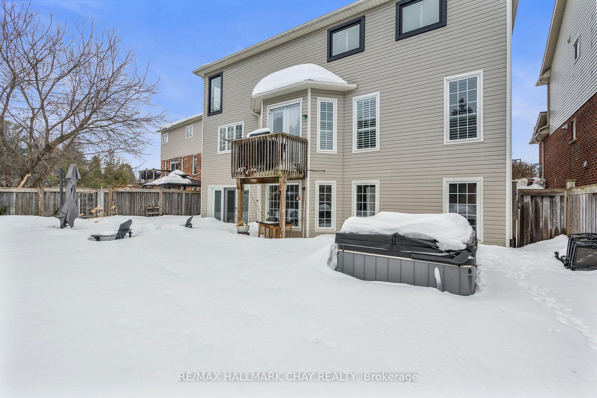 Photo 45 of 52 Regalia Way, Barrie, Innis-Shore — HOMEH