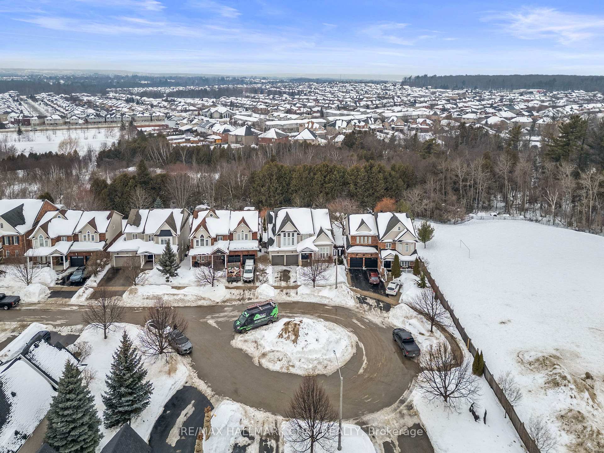 Photo 47 of 52 Regalia Way, Barrie, Innis-Shore — HOMEH