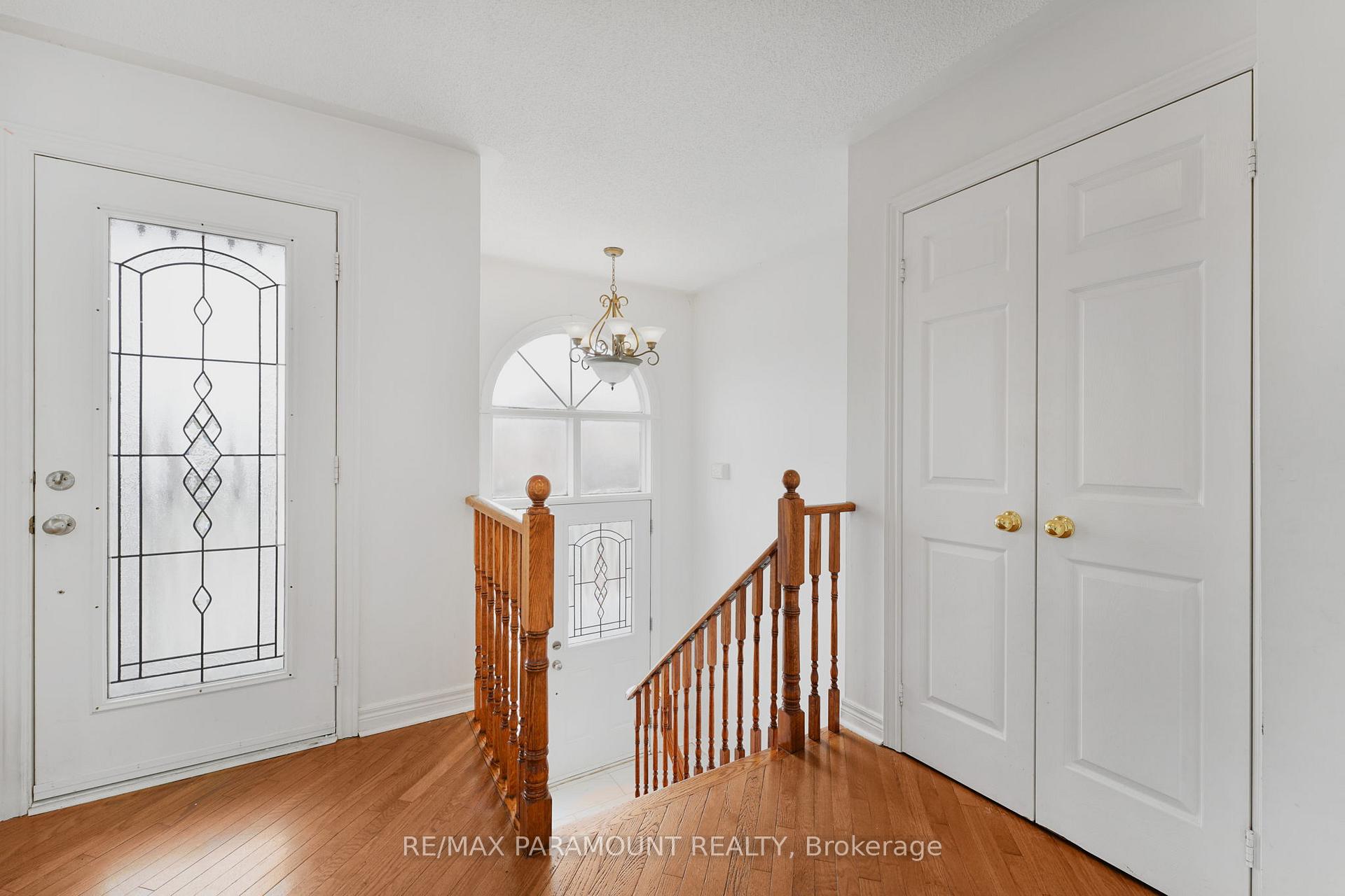 Photo 3 of Unit Upper, 4 Summerdale Crescent, Brampton, Fletcher's Meadow — HOMEH