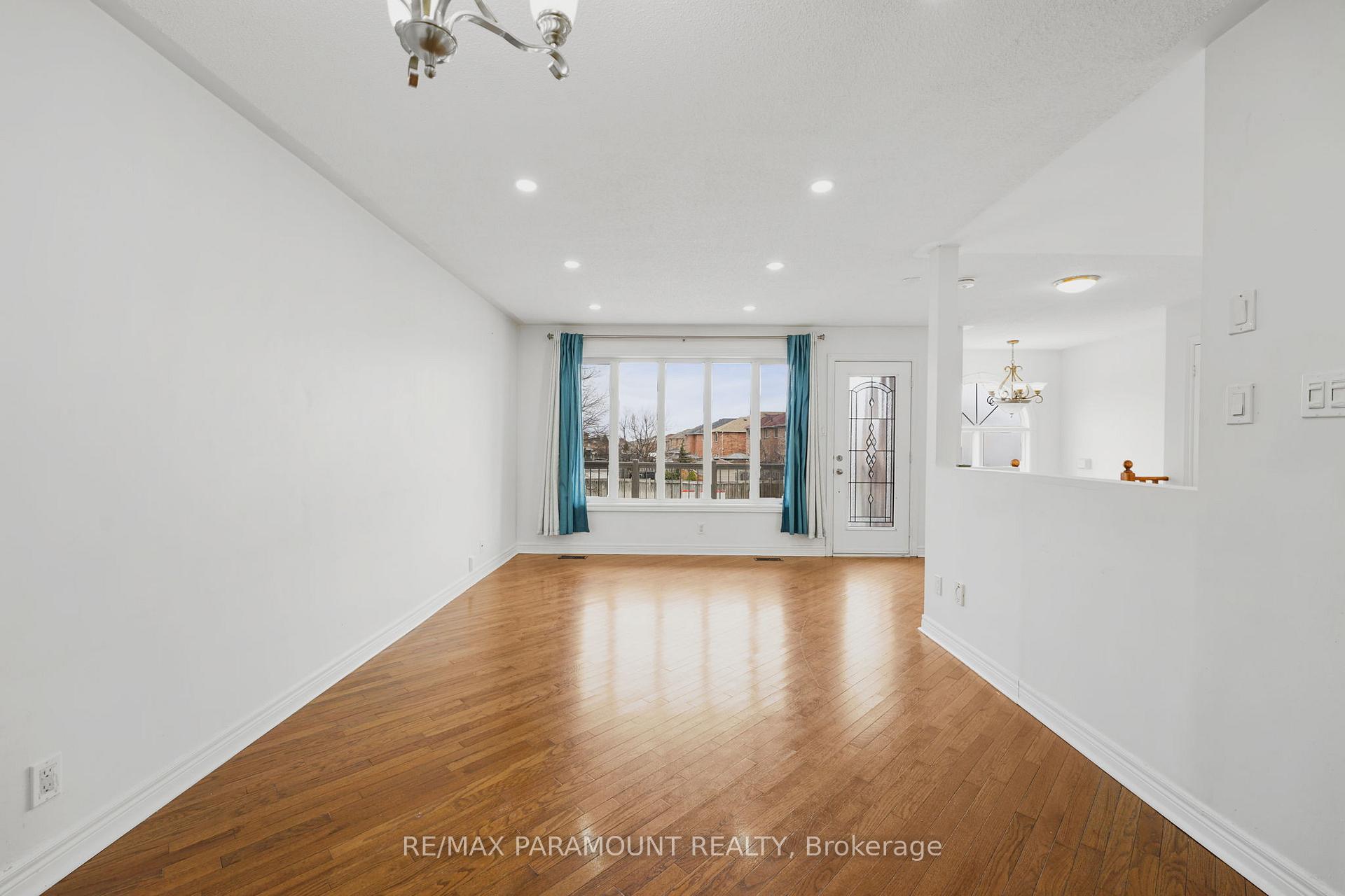 Photo 6 of Unit Upper, 4 Summerdale Crescent, Brampton, Fletcher's Meadow — HOMEH