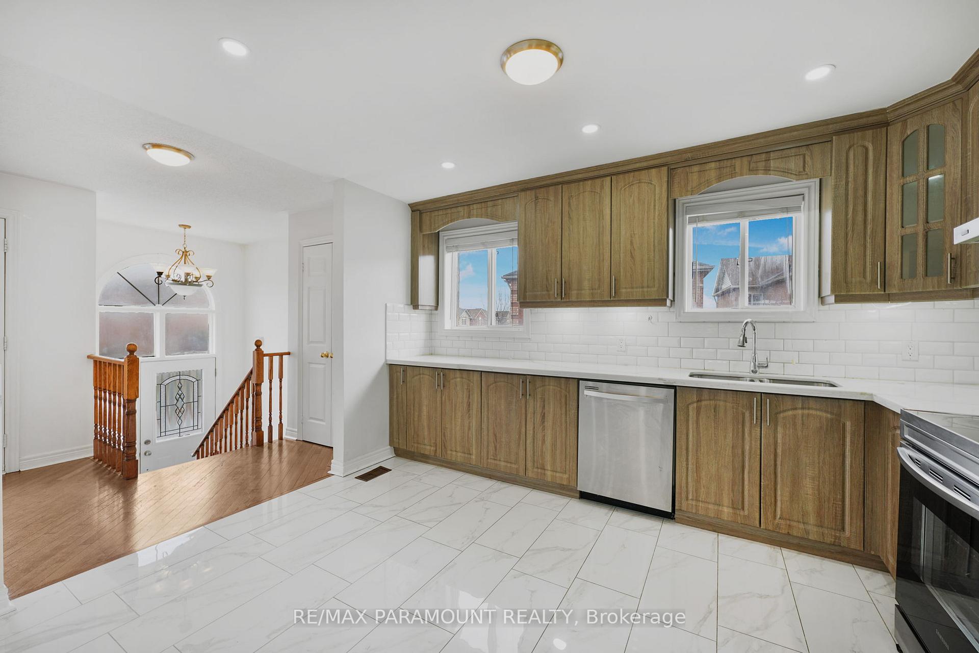 Photo 11 of Unit Upper, 4 Summerdale Crescent, Brampton, Fletcher's Meadow — HOMEH