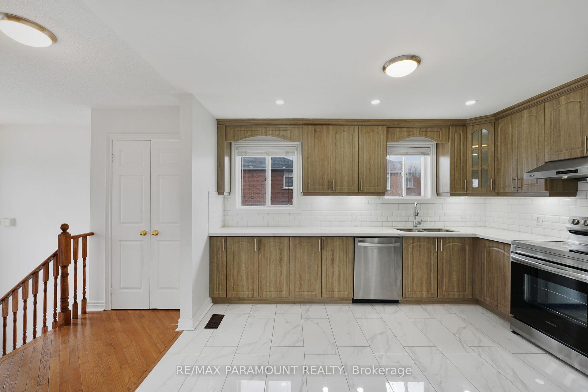 Photo 12 of Unit Upper, 4 Summerdale Crescent, Brampton, Fletcher's Meadow — HOMEH