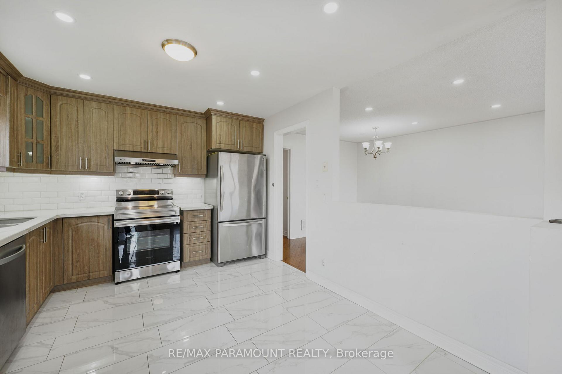 Photo 14 of Unit Upper, 4 Summerdale Crescent, Brampton, Fletcher's Meadow — HOMEH