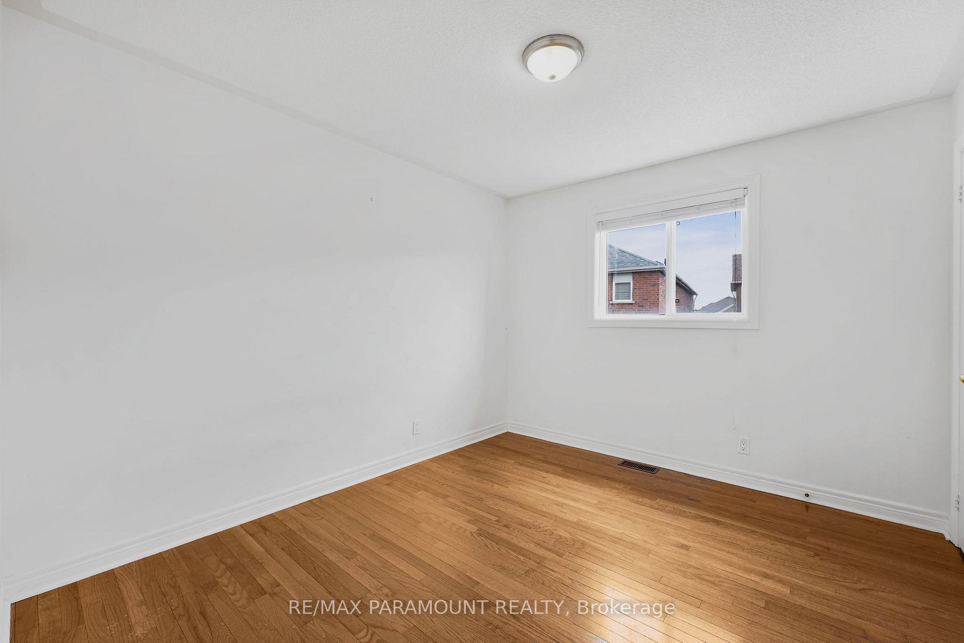 Photo 18 of Unit Upper, 4 Summerdale Crescent, Brampton, Fletcher's Meadow — HOMEH