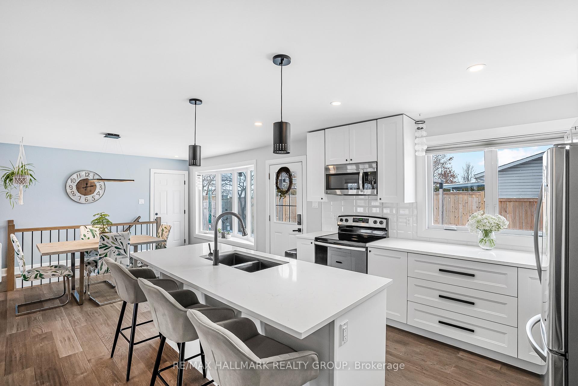 Photo 9 of 16 Barrhaven Crescent, Ottawa, Barrhaven - Pheasant Run — HOMEH
