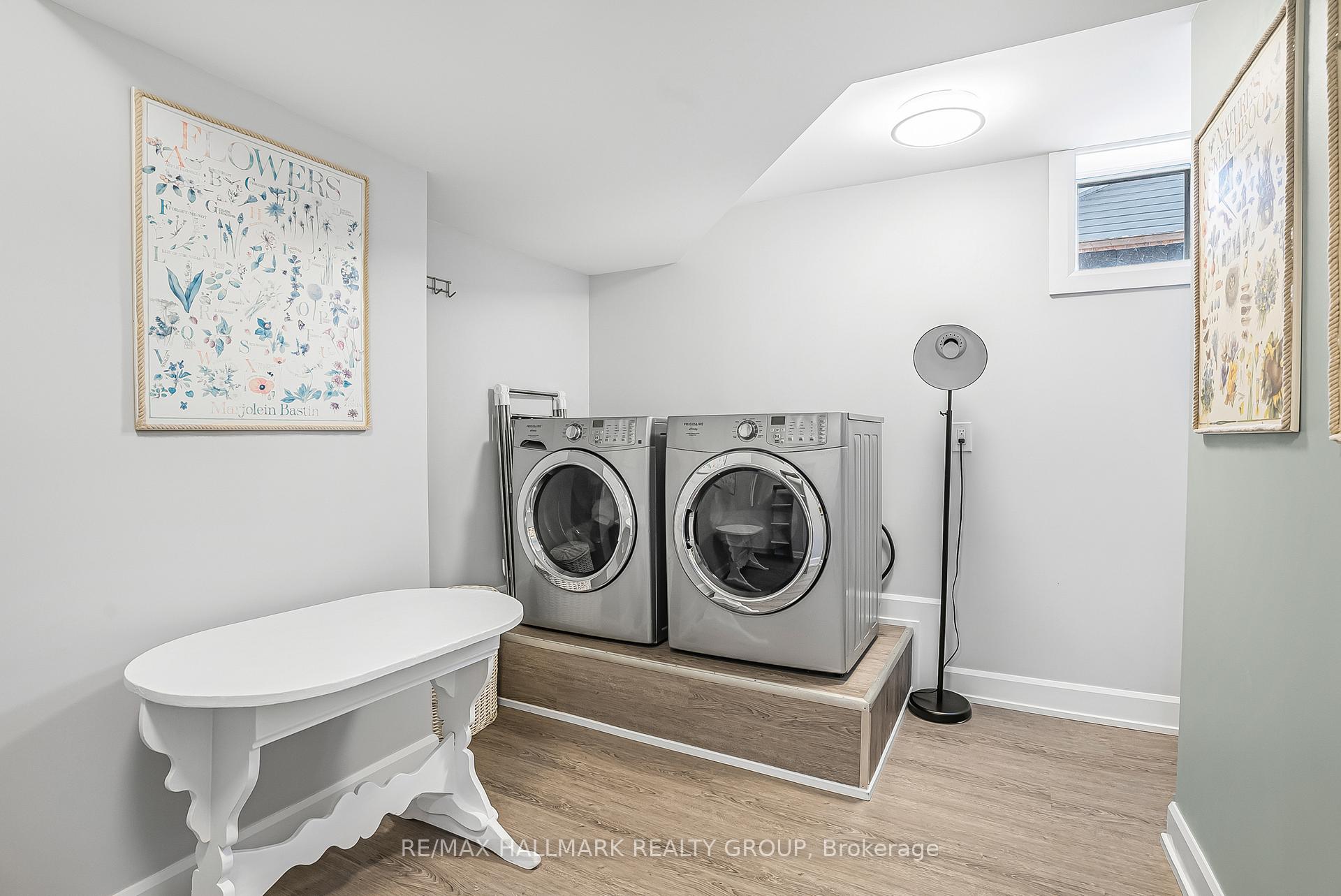 Photo 17 of 16 Barrhaven Crescent, Ottawa, Barrhaven - Pheasant Run — HOMEH