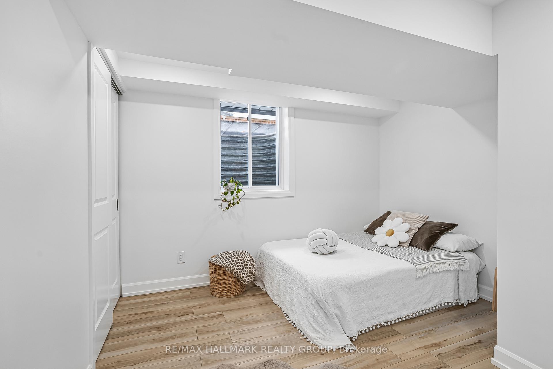 Photo 23 of 16 Barrhaven Crescent, Ottawa, Barrhaven - Pheasant Run — HOMEH