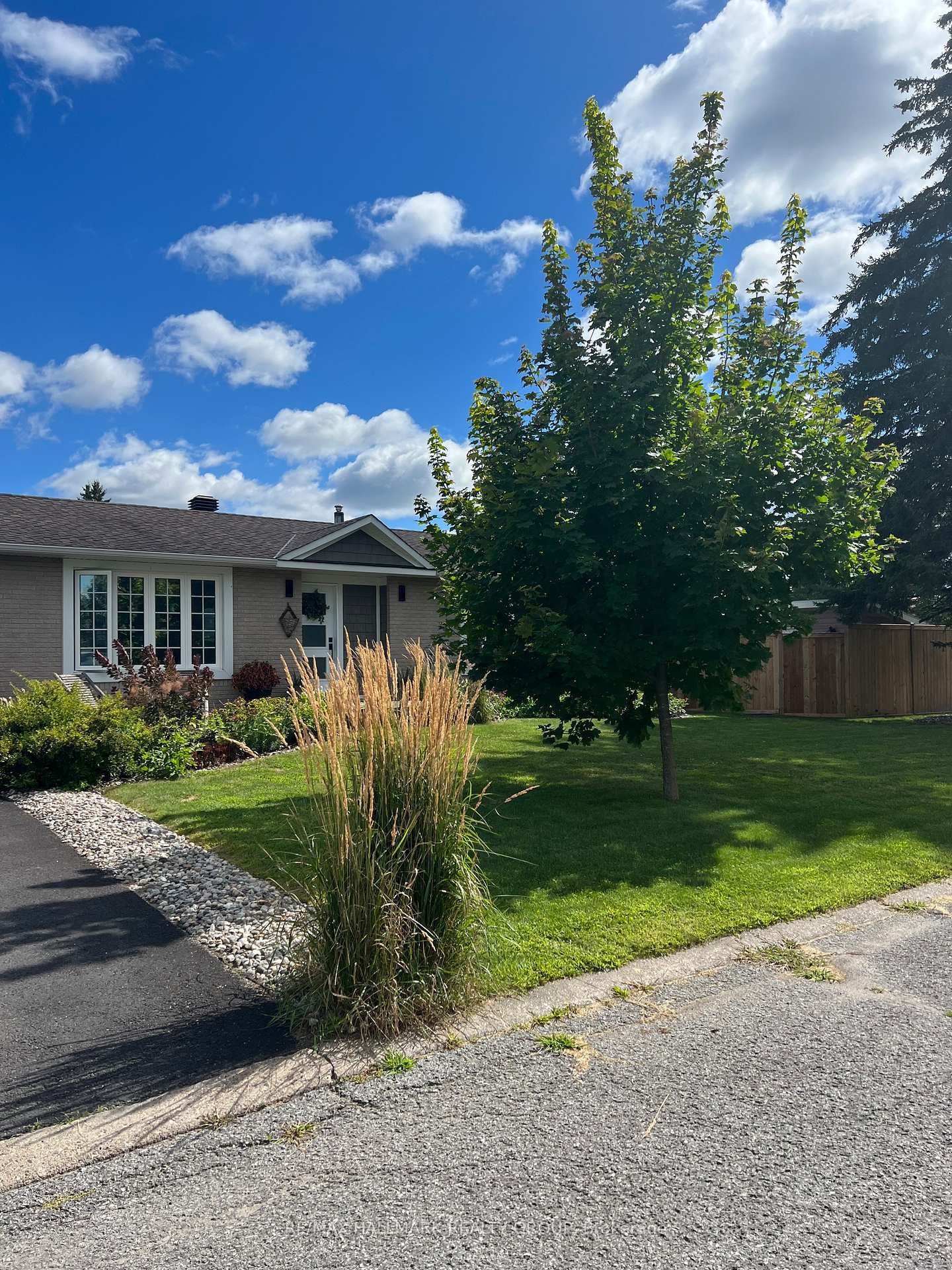 Photo 24 of 16 Barrhaven Crescent, Ottawa, Barrhaven - Pheasant Run — HOMEH
