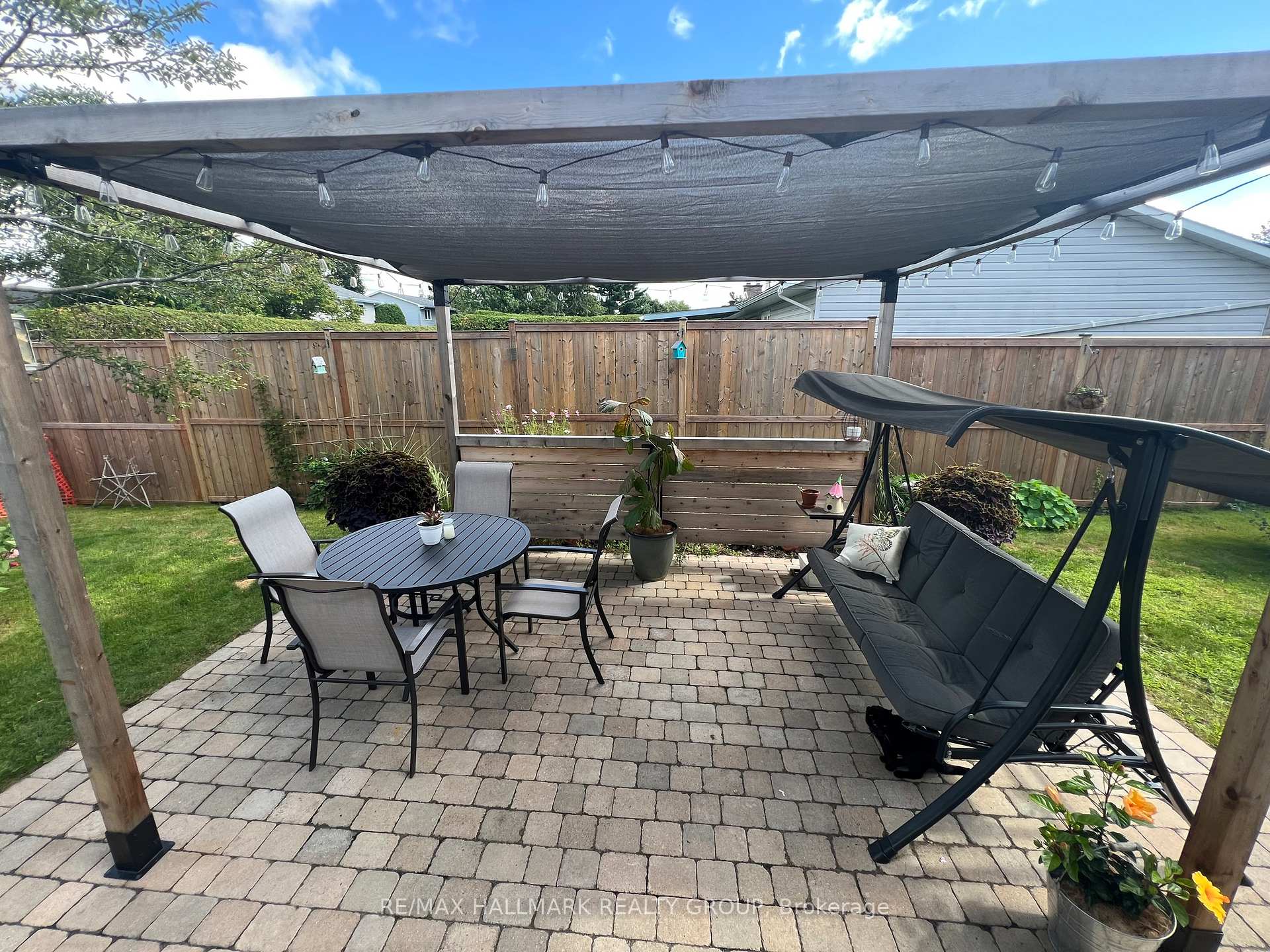 Photo 26 of 16 Barrhaven Crescent, Ottawa, Barrhaven - Pheasant Run — HOMEH
