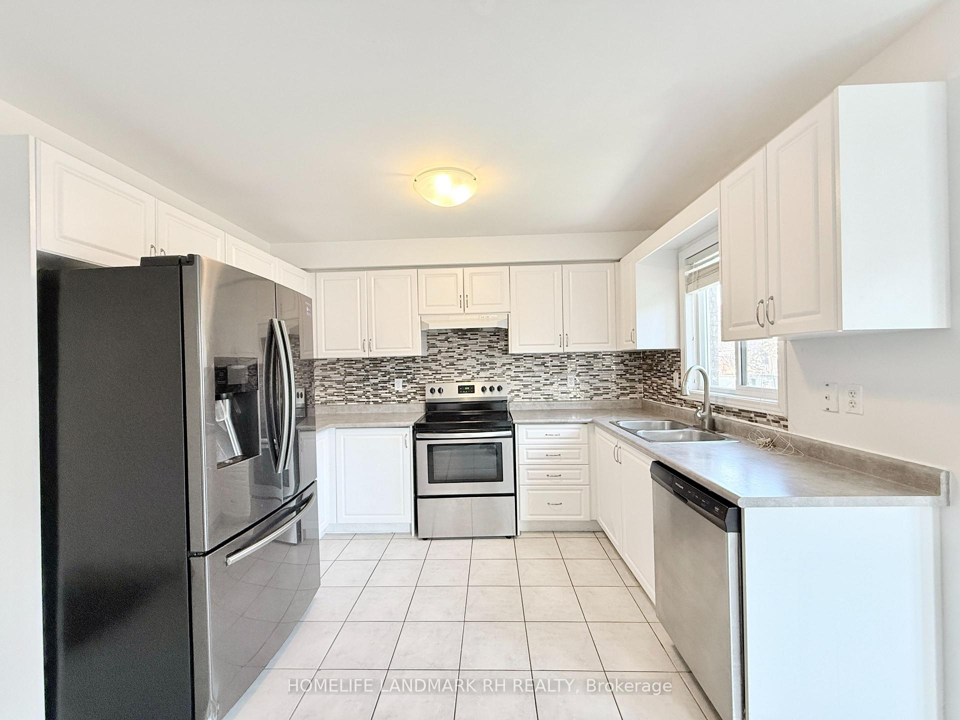 Photo 5 of 21 Cottinghill Way, Aurora, Bayview Northeast — HOMEH