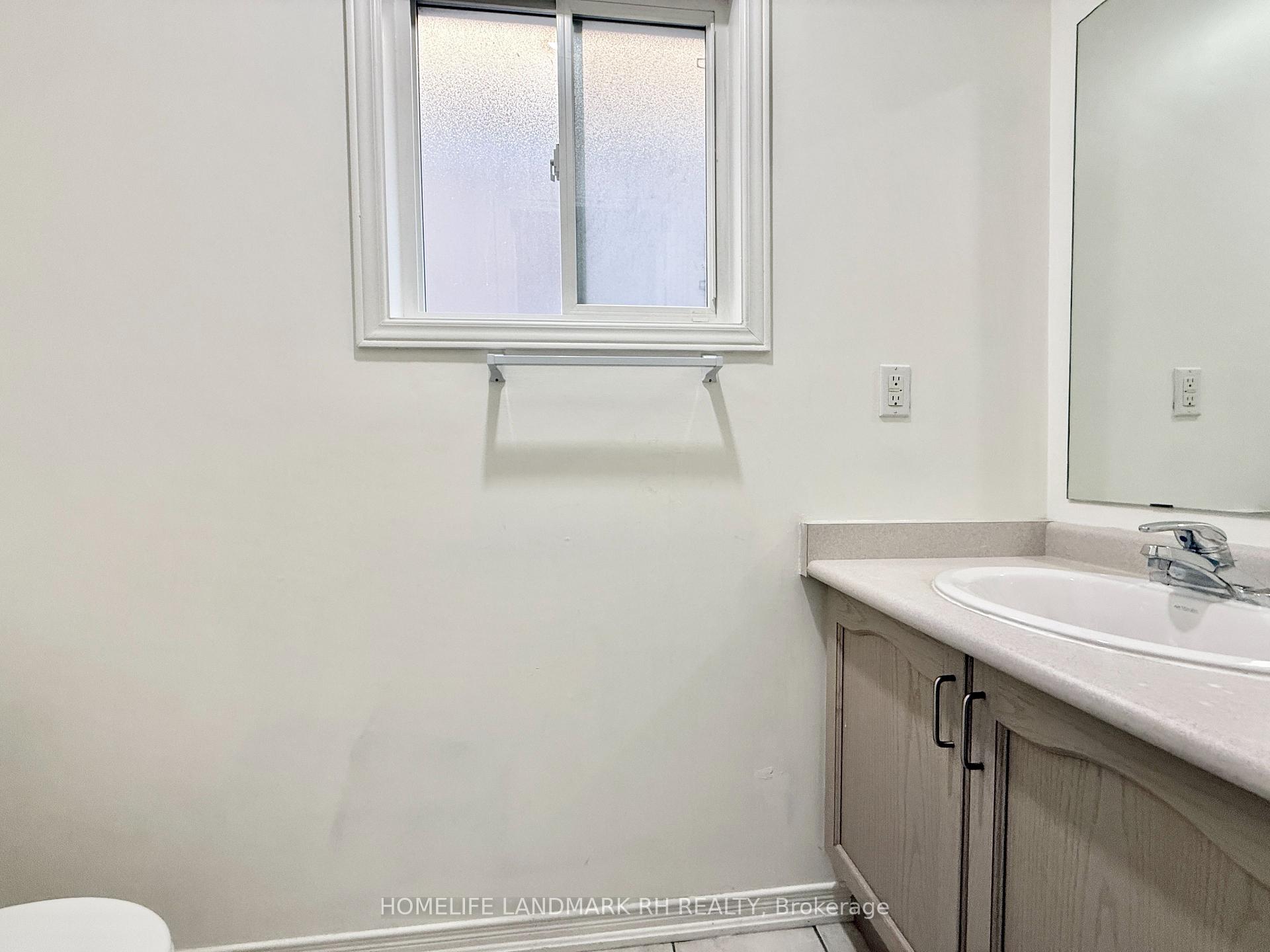 Photo 7 of 21 Cottinghill Way, Aurora, Bayview Northeast — HOMEH