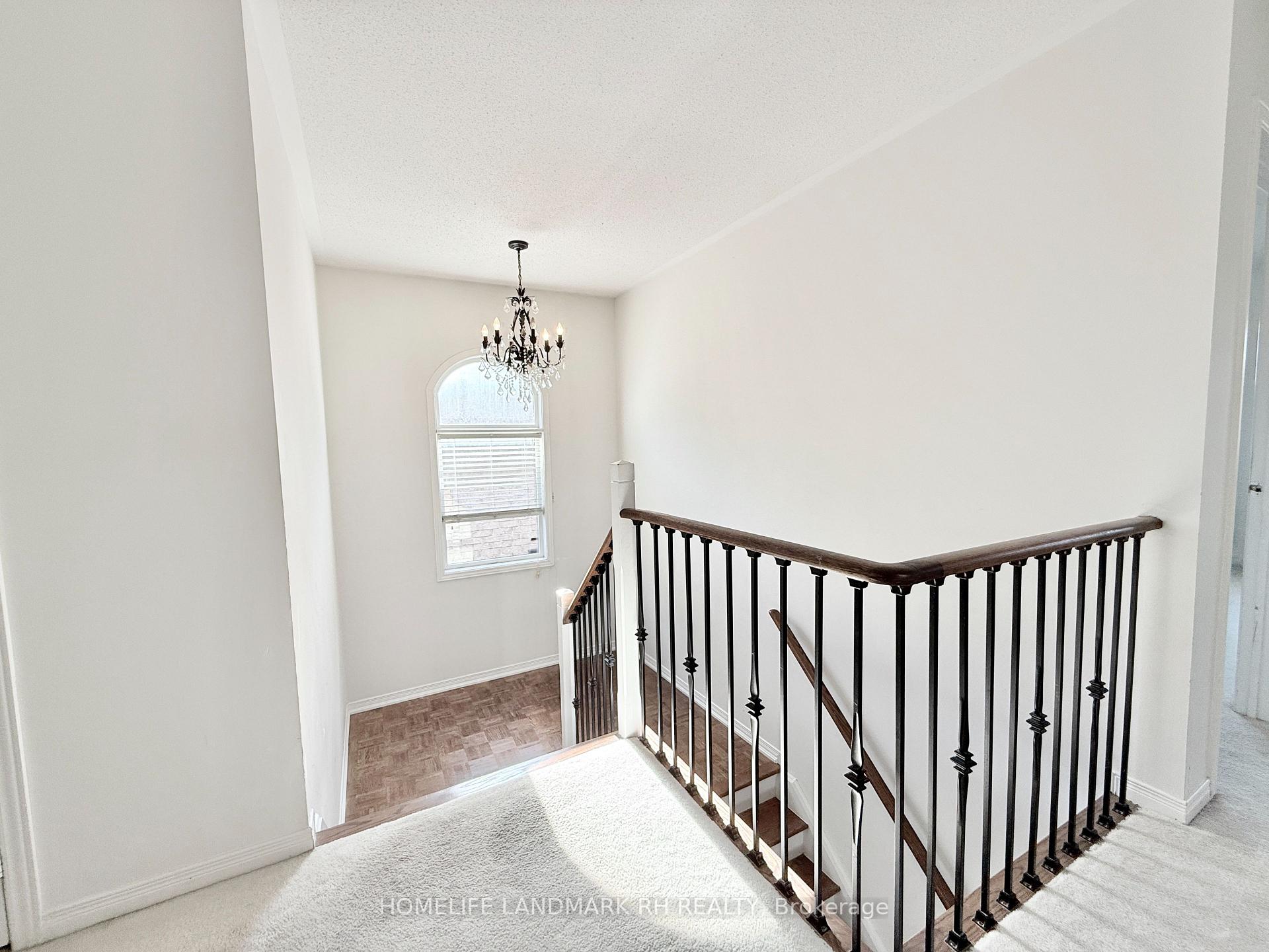 Photo 11 of 21 Cottinghill Way, Aurora, Bayview Northeast — HOMEH