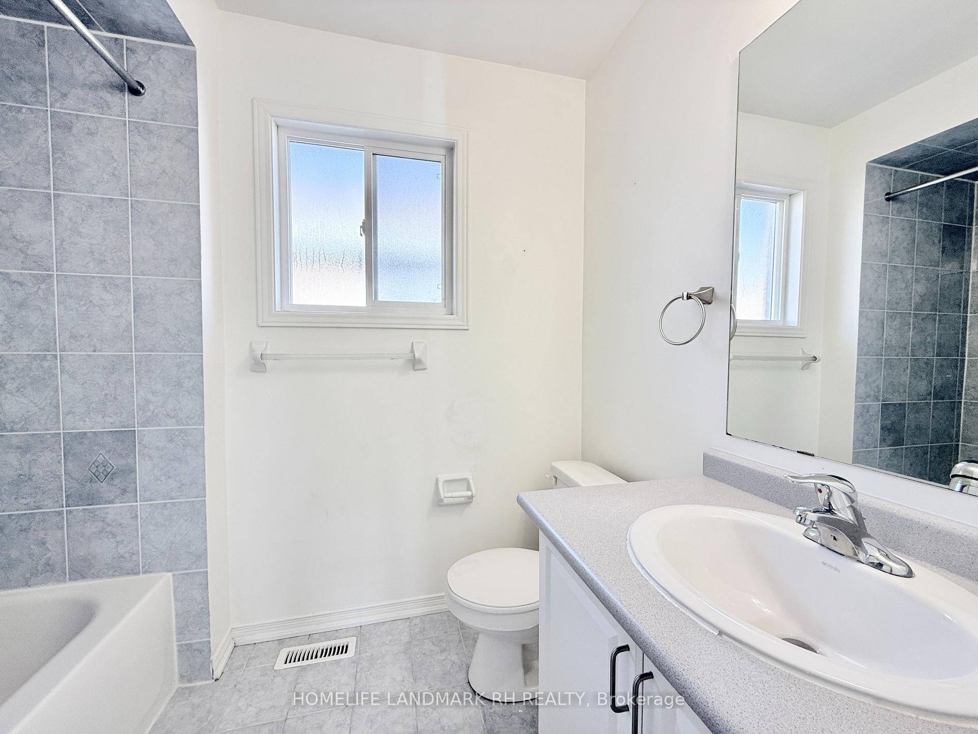 Photo 14 of 21 Cottinghill Way, Aurora, Bayview Northeast — HOMEH