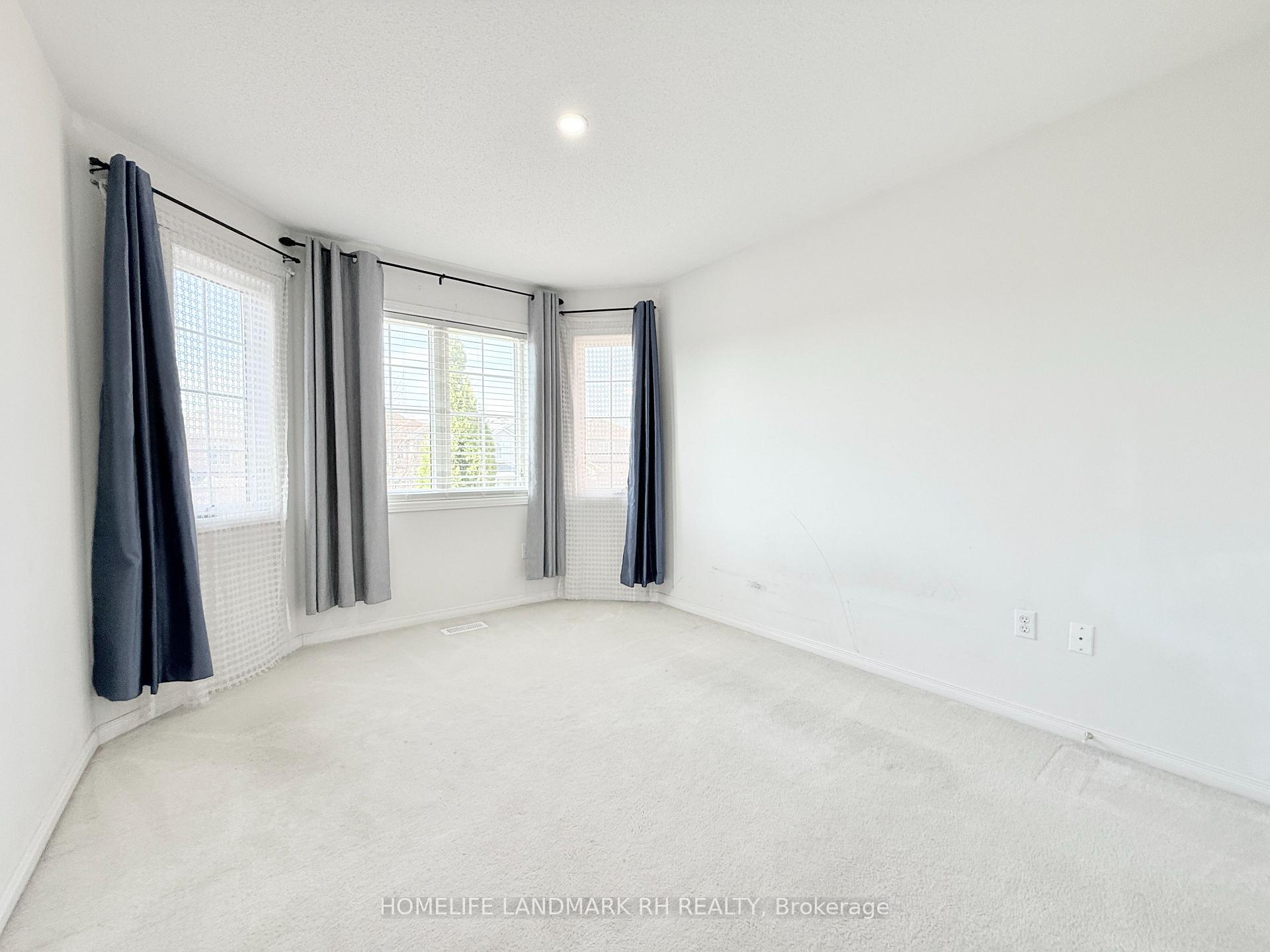 Photo 16 of 21 Cottinghill Way, Aurora, Bayview Northeast — HOMEH