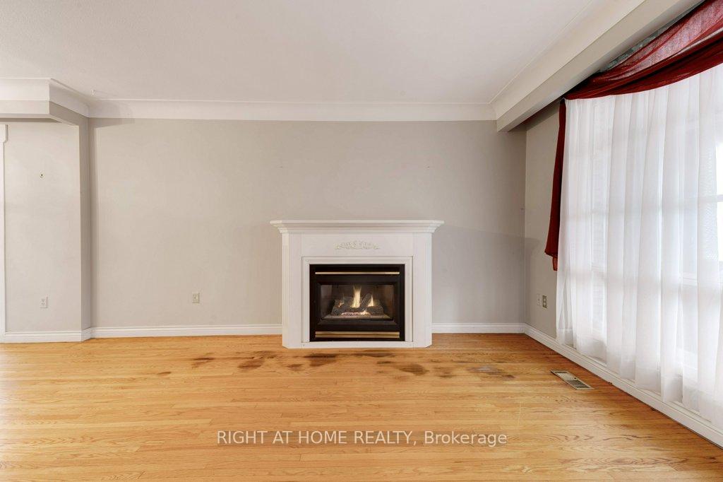 Photo 4 of 5182 Idlewood Crescent, Burlington, Appleby — HOMEH