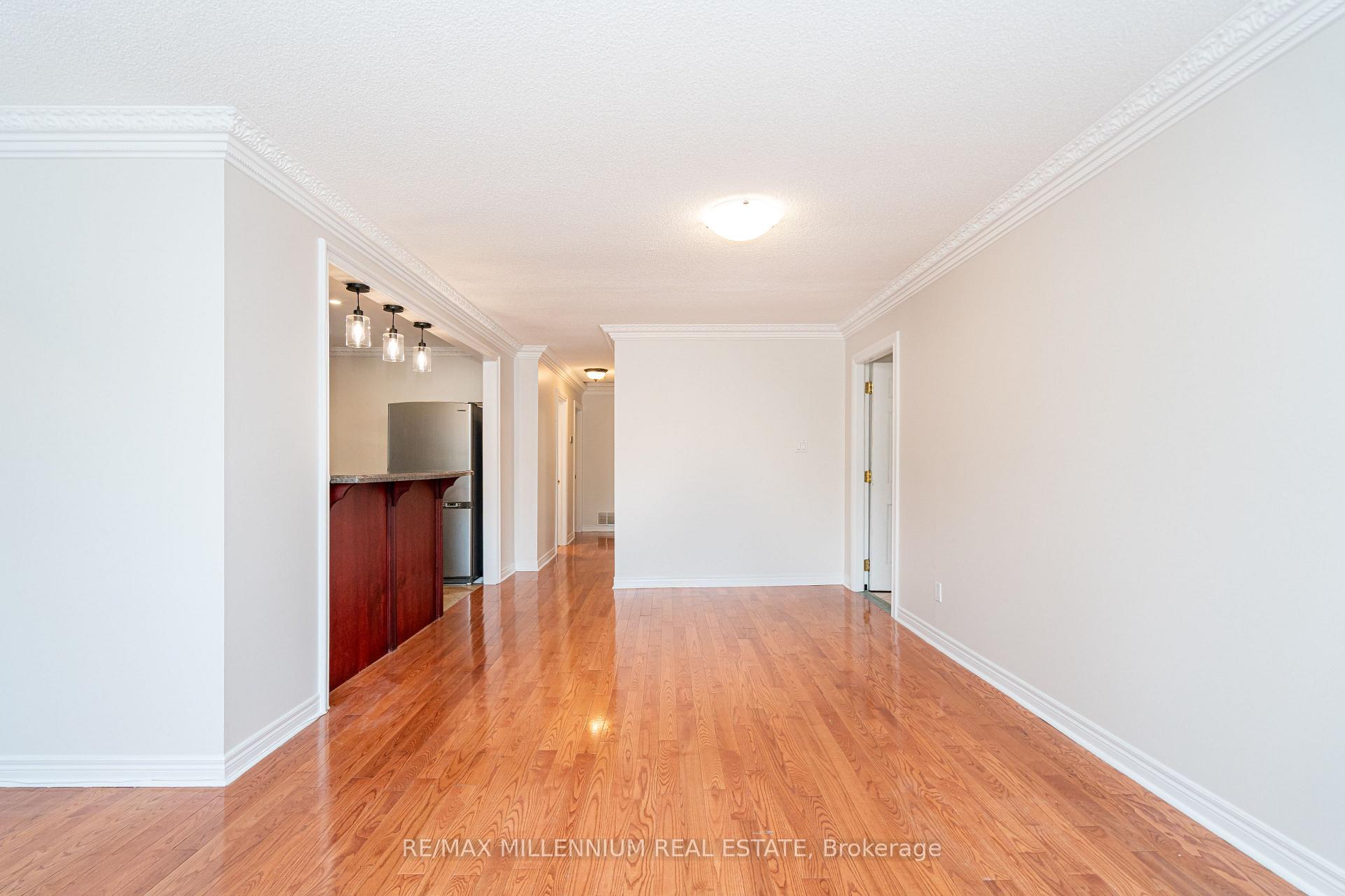 Photo 6 of 120 Madoc Drive, Brampton, Madoc — HOMEH