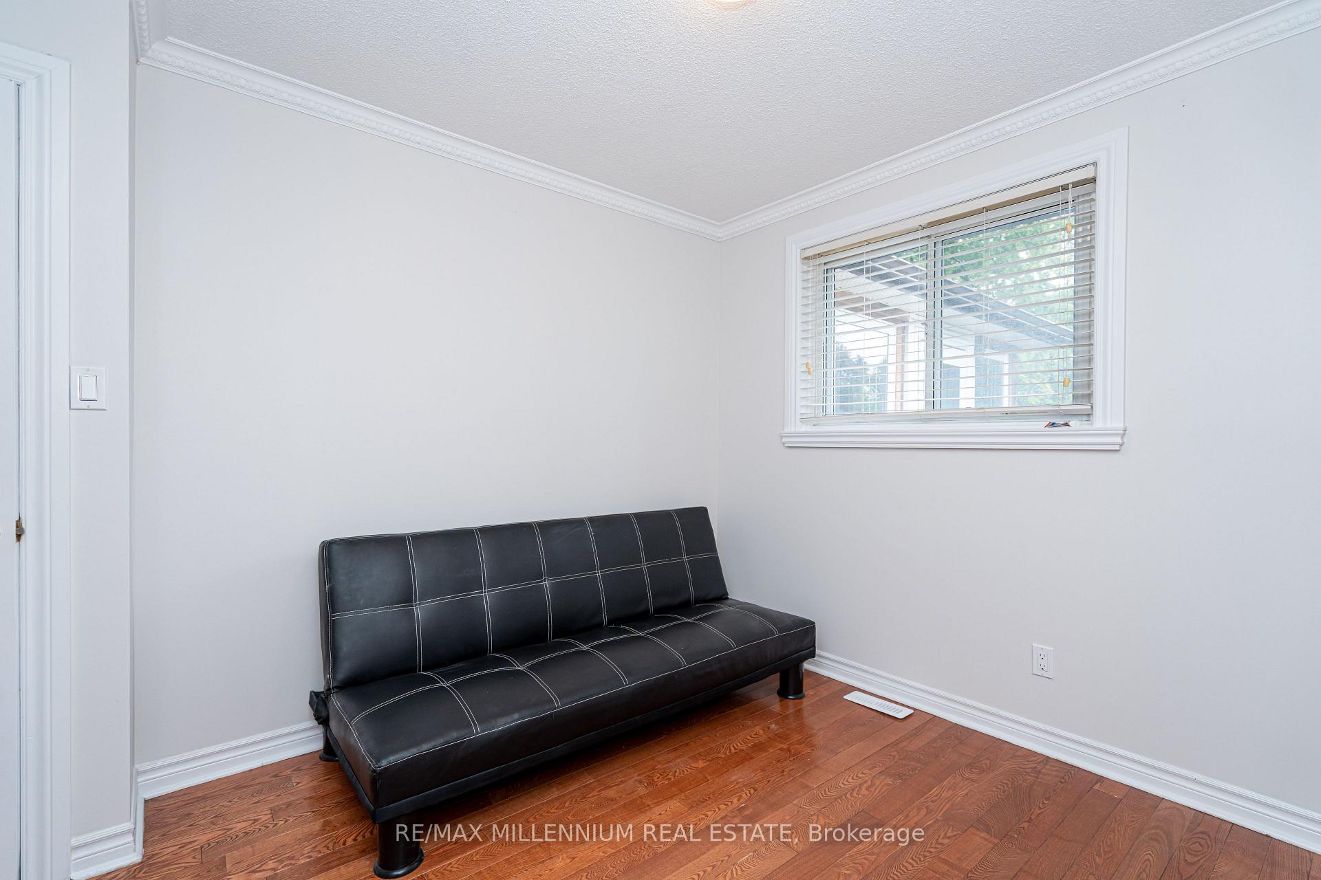 Photo 26 of 120 Madoc Drive, Brampton, Madoc — HOMEH