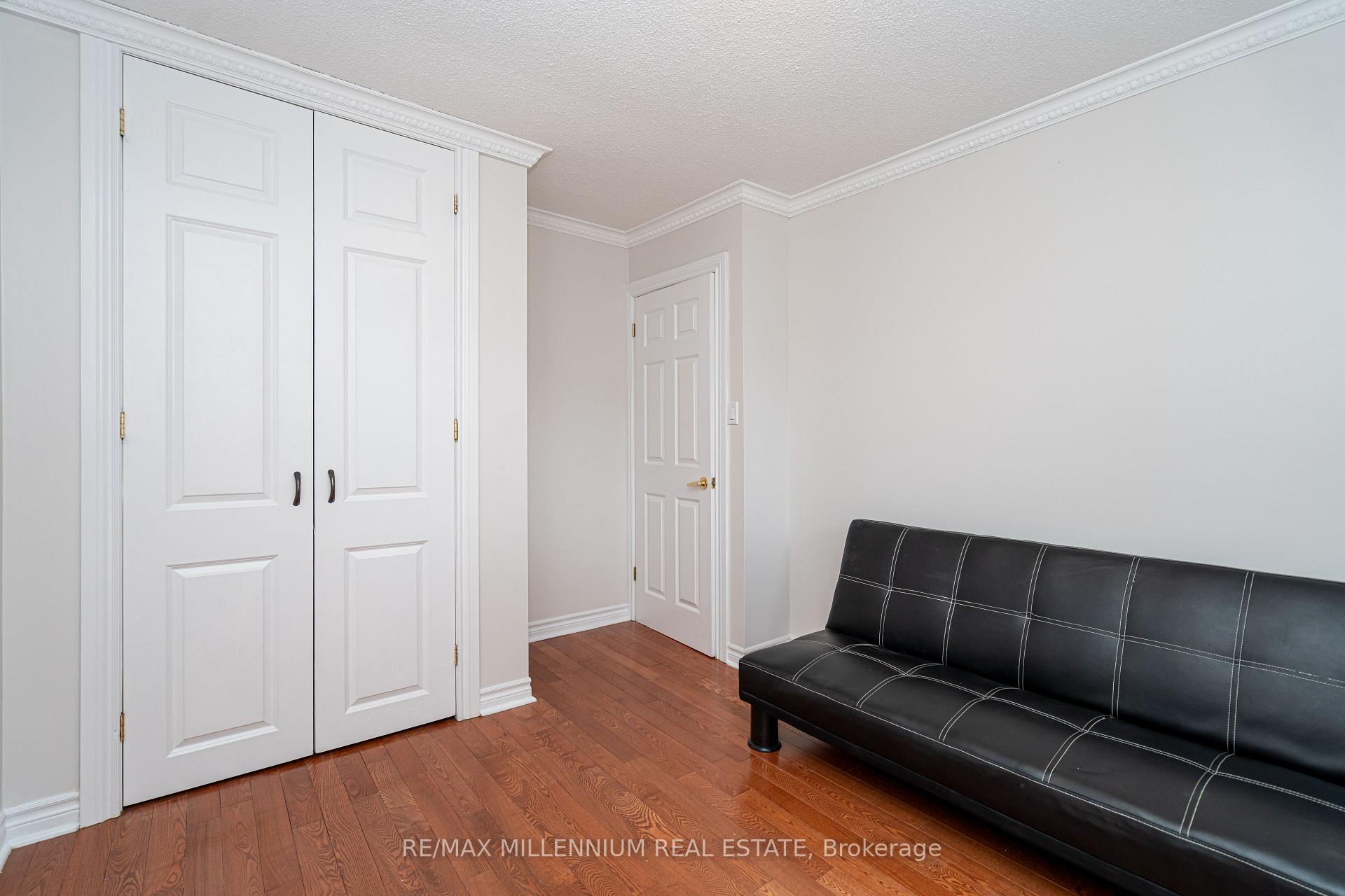 Photo 27 of 120 Madoc Drive, Brampton, Madoc — HOMEH