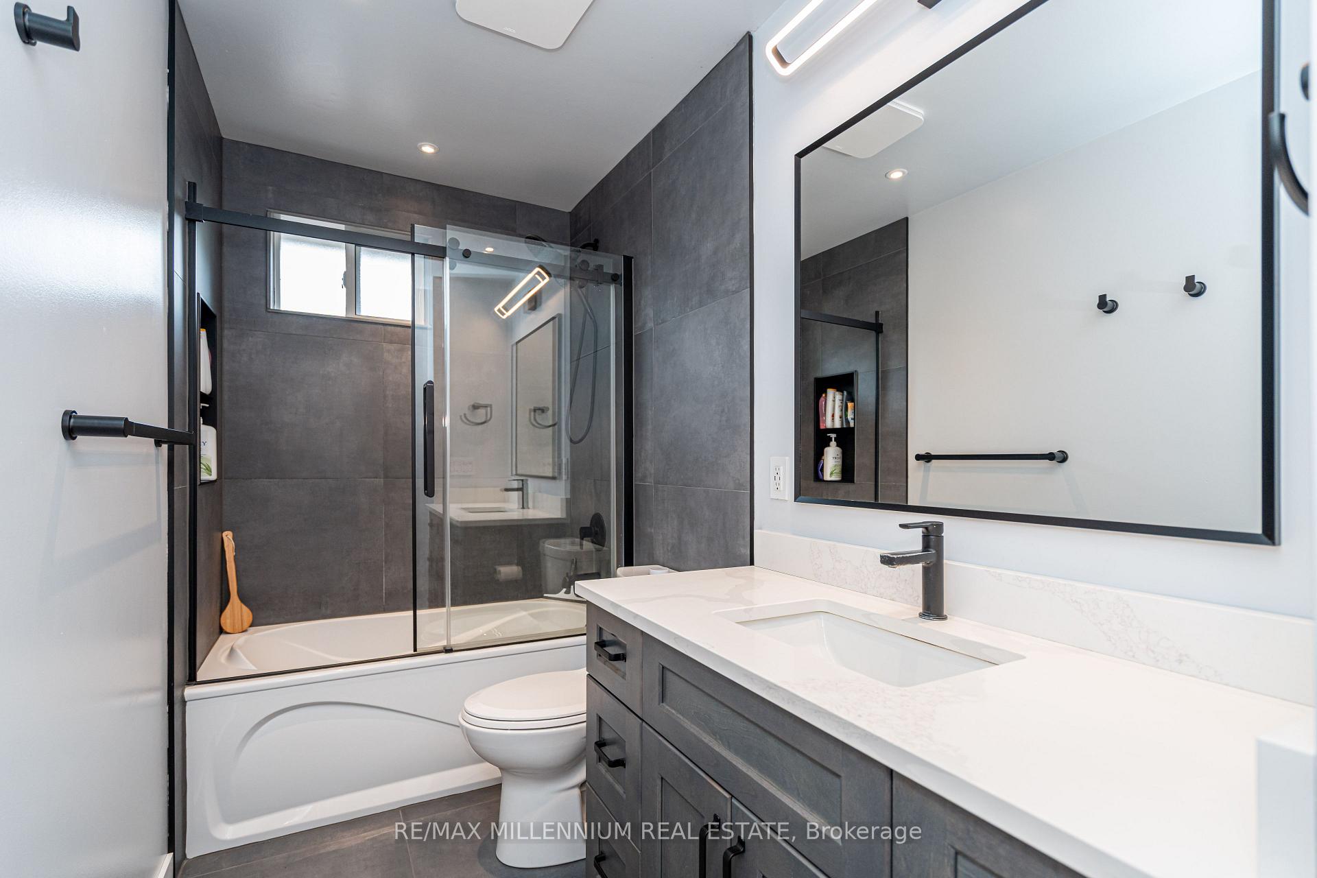Photo 28 of 120 Madoc Drive, Brampton, Madoc — HOMEH