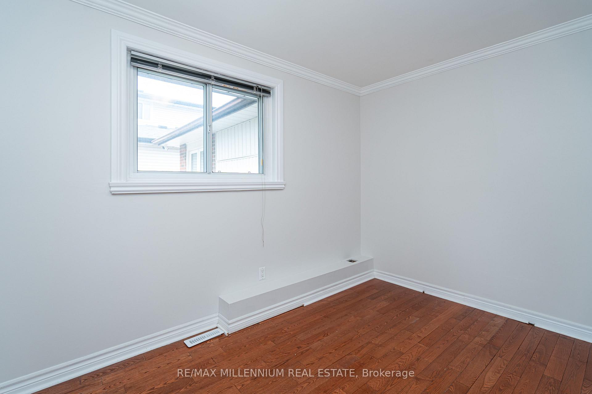 Photo 33 of 120 Madoc Drive, Brampton, Madoc — HOMEH