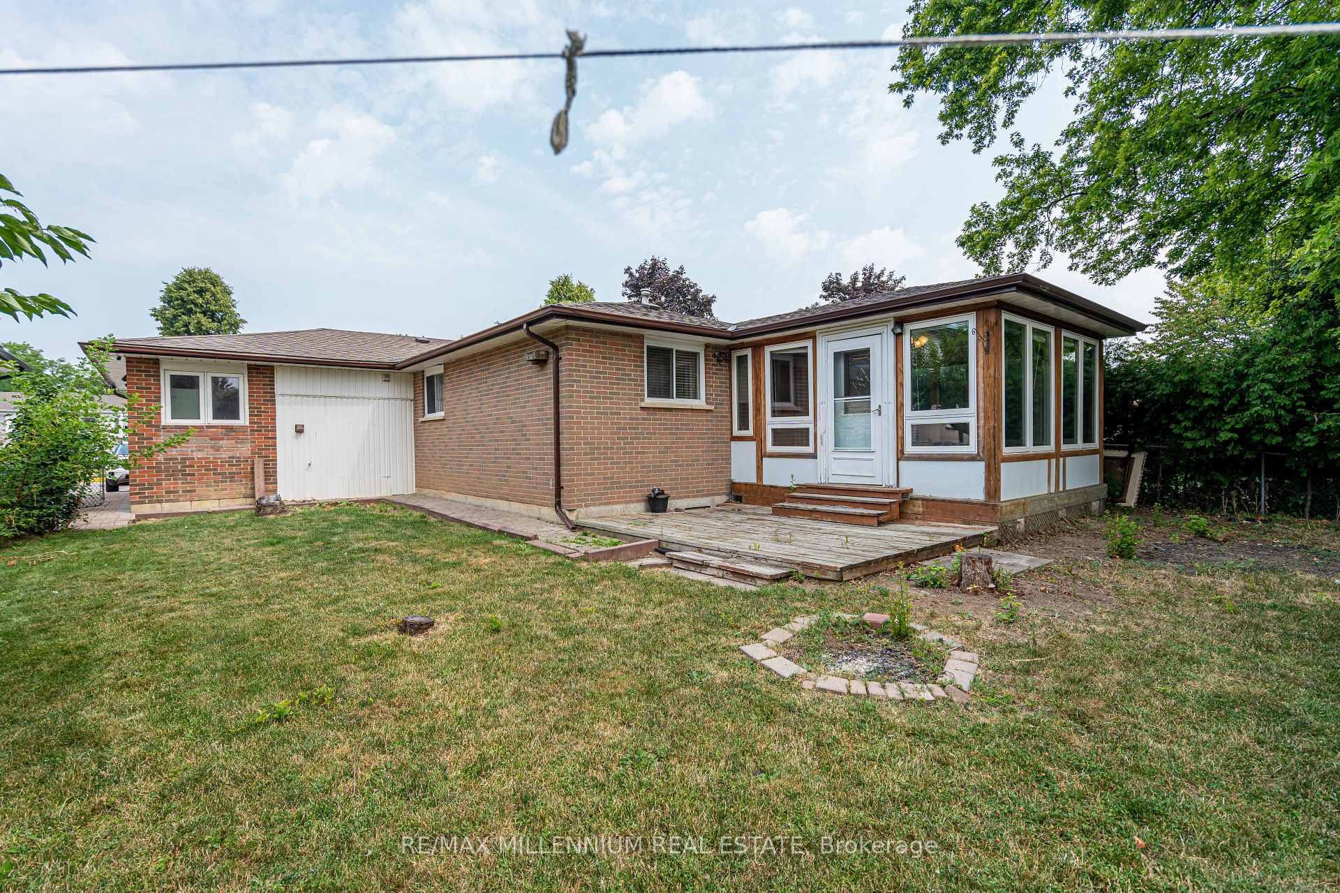 Photo 40 of 120 Madoc Drive, Brampton, Madoc — HOMEH