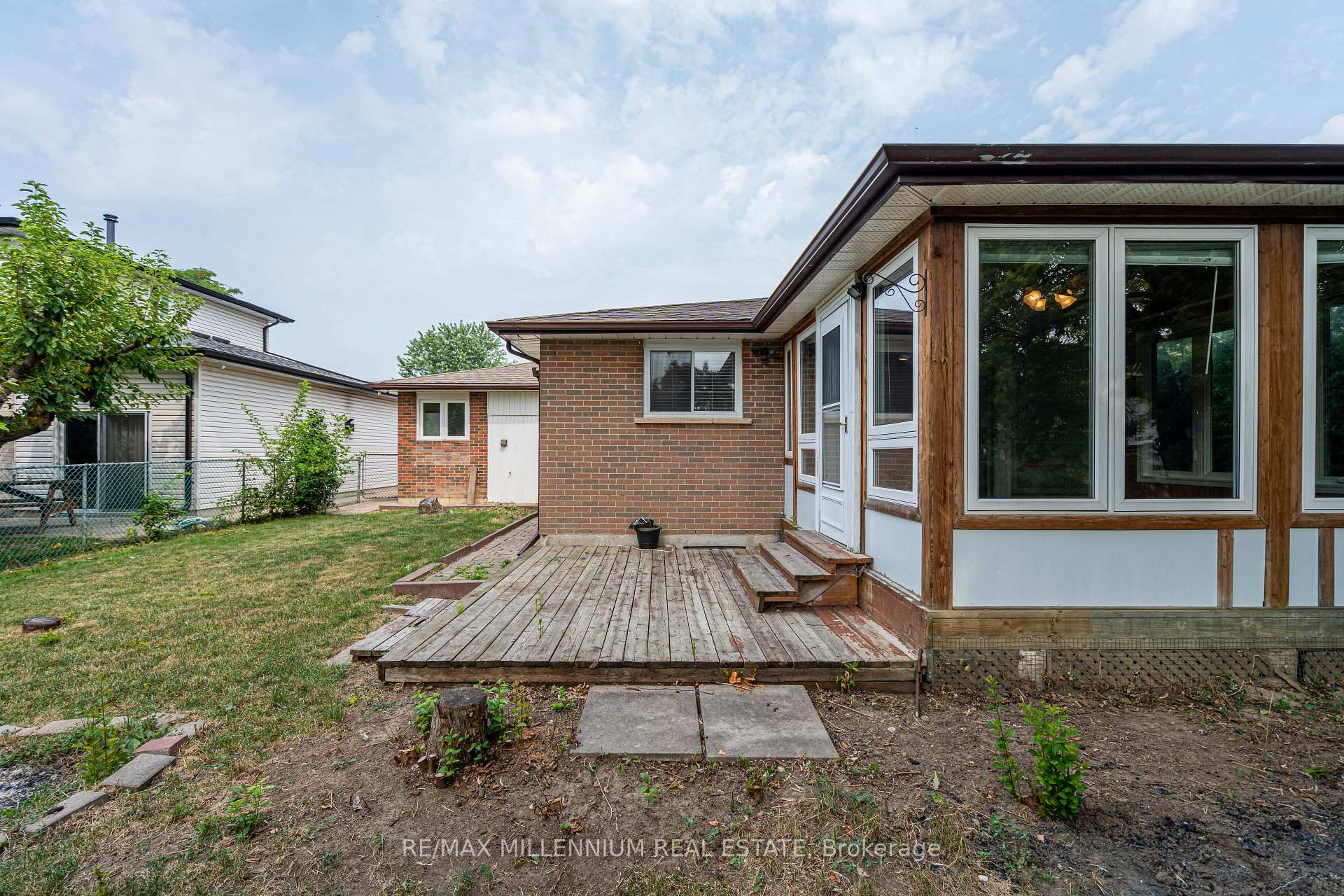 Photo 41 of 120 Madoc Drive, Brampton, Madoc — HOMEH