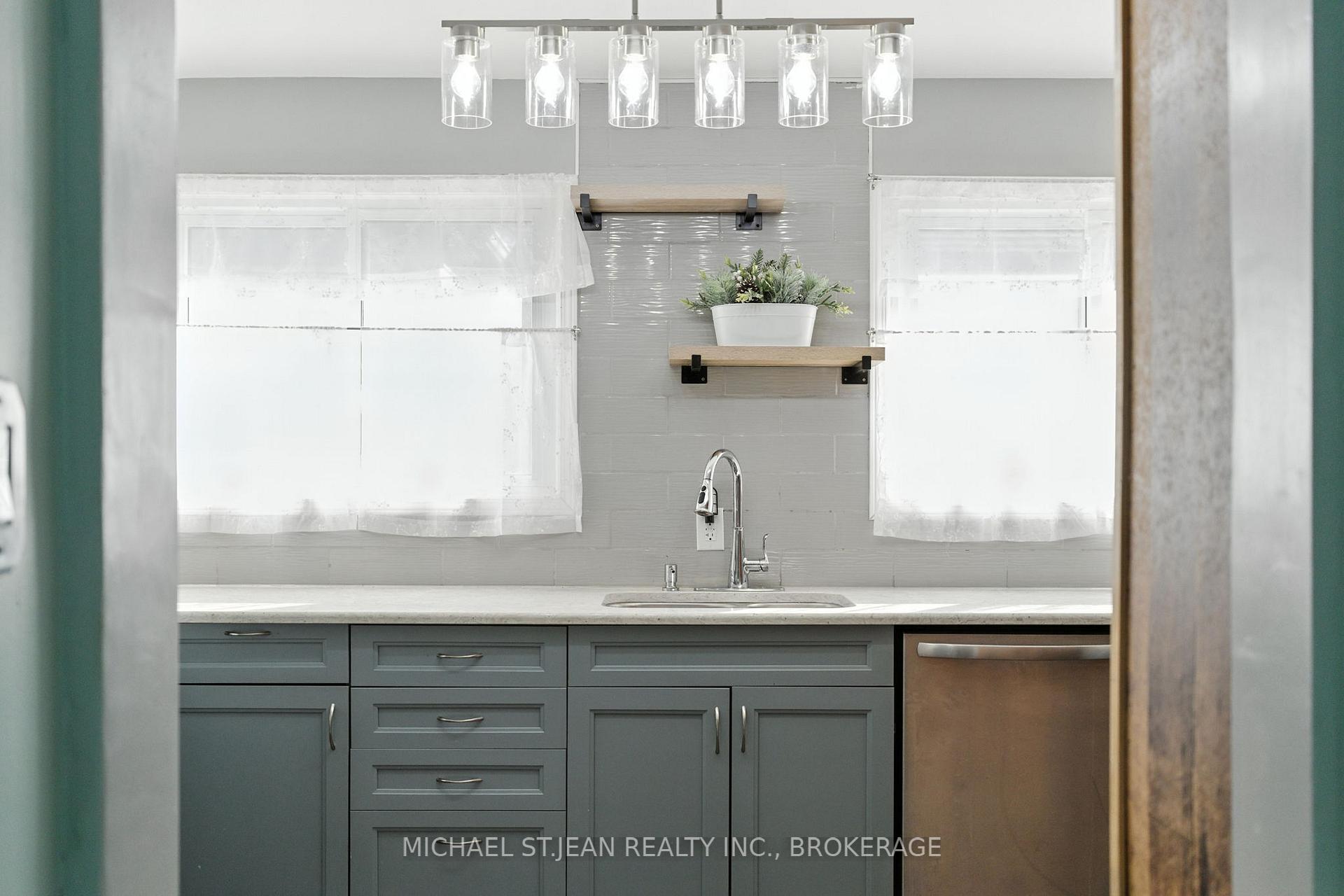 Photo 27 of 605 Waterloo Street, Hamilton, Parkview — HOMEH