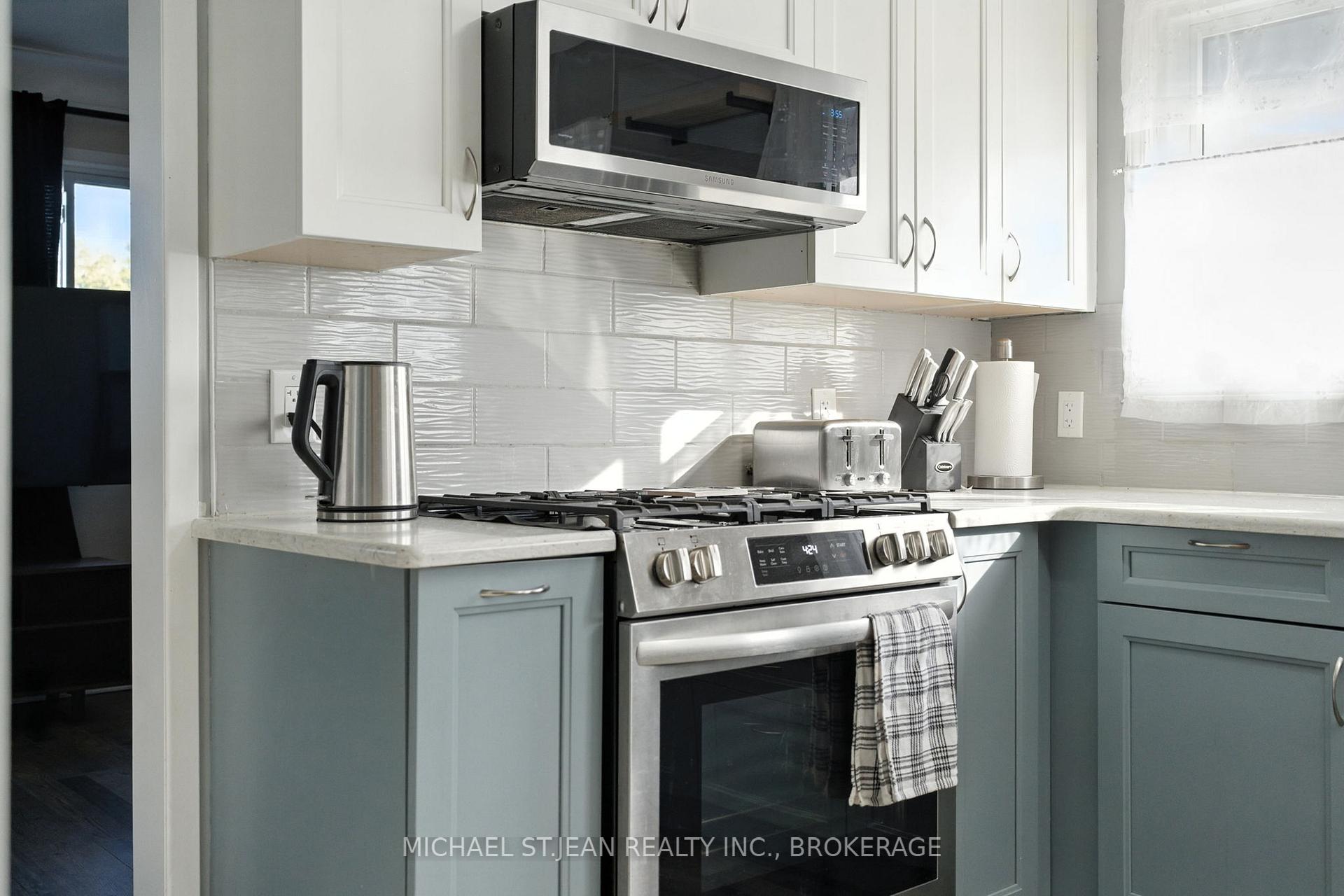Photo 28 of 605 Waterloo Street, Hamilton, Parkview — HOMEH