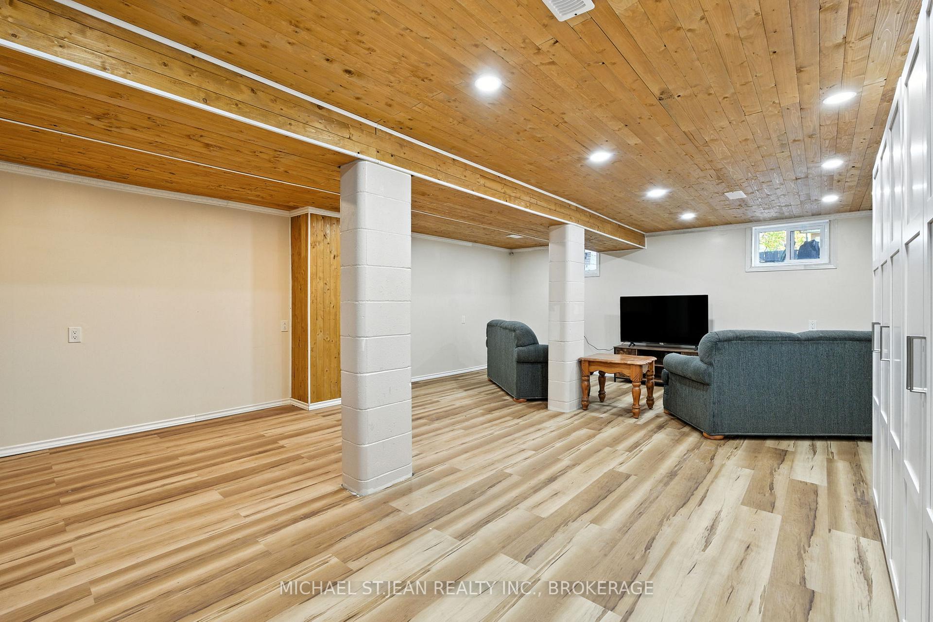 Photo 34 of 605 Waterloo Street, Hamilton, Parkview — HOMEH