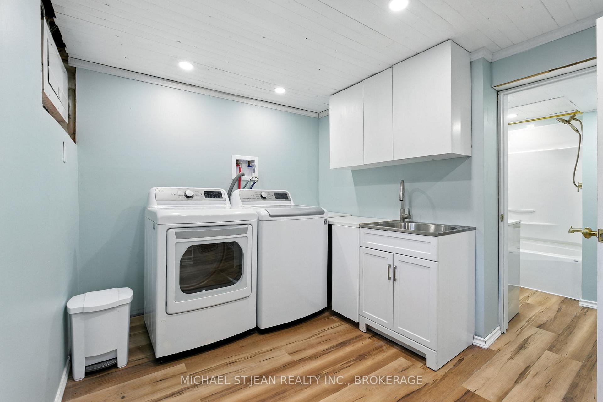 Photo 39 of 605 Waterloo Street, Hamilton, Parkview — HOMEH