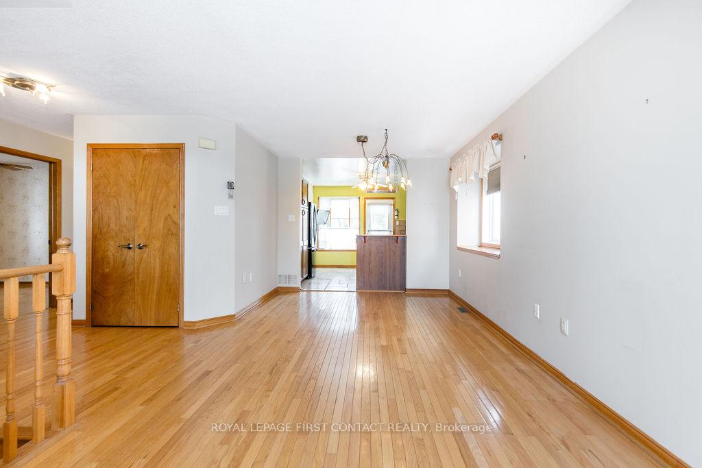 Photo 6 of 13 Taylor Drive, Barrie, Bayshore — HOMEH