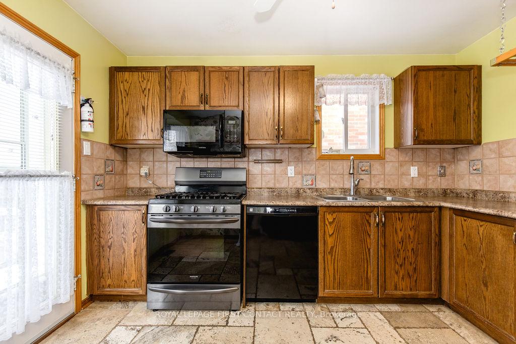 Photo 13 of 13 Taylor Drive, Barrie, Bayshore — HOMEH