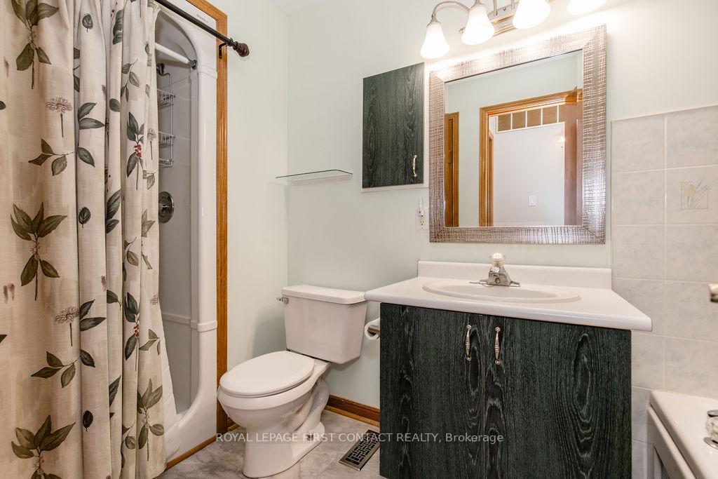 Photo 19 of 13 Taylor Drive, Barrie, Bayshore — HOMEH