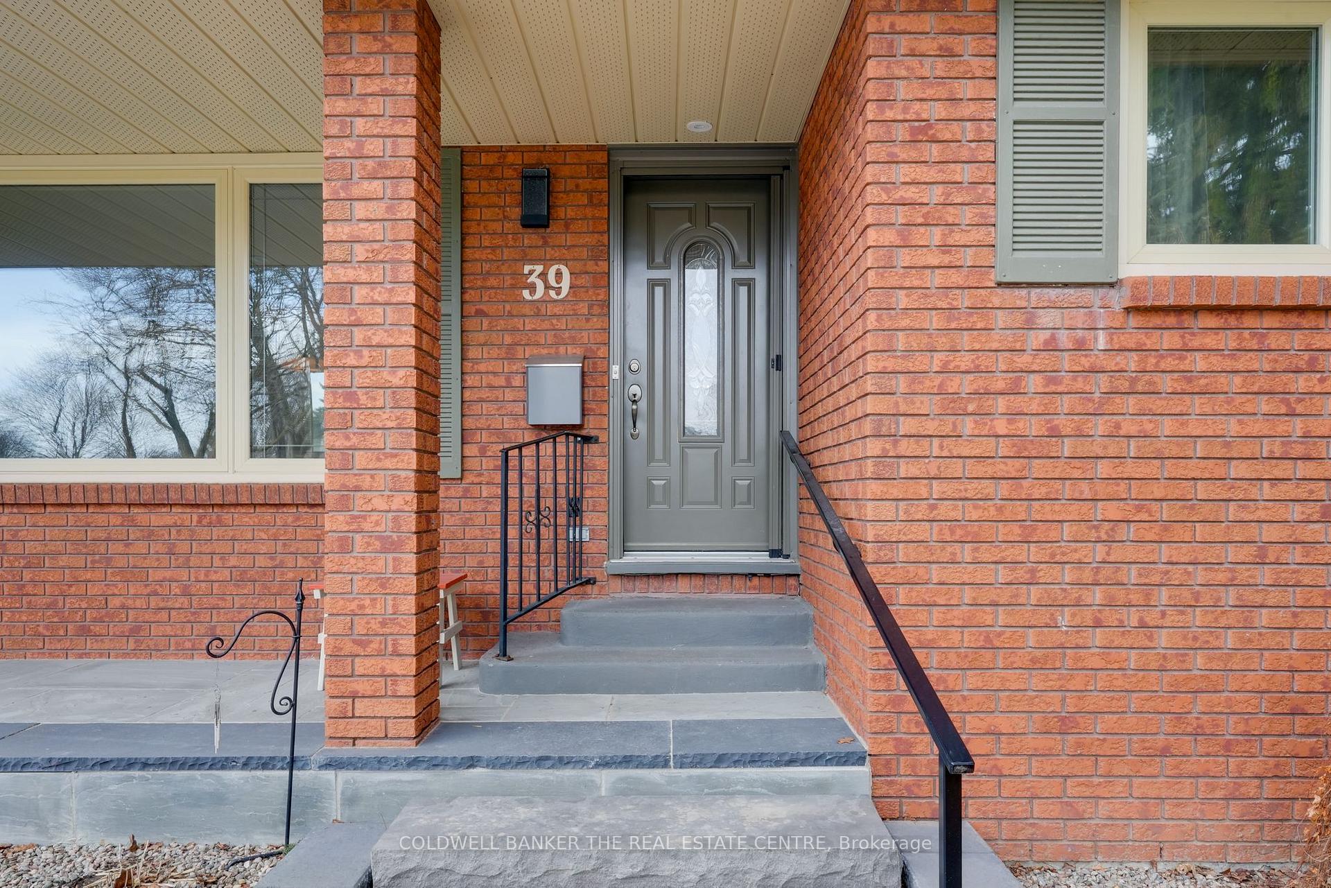 Photo 3 of 39 Springhome Road, Barrie, Allandale — HOMEH