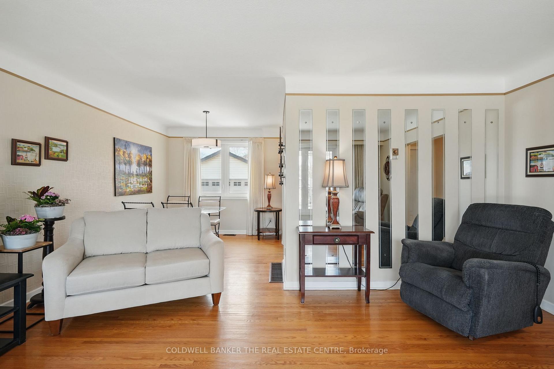 Photo 7 of 39 Springhome Road, Barrie, Allandale — HOMEH