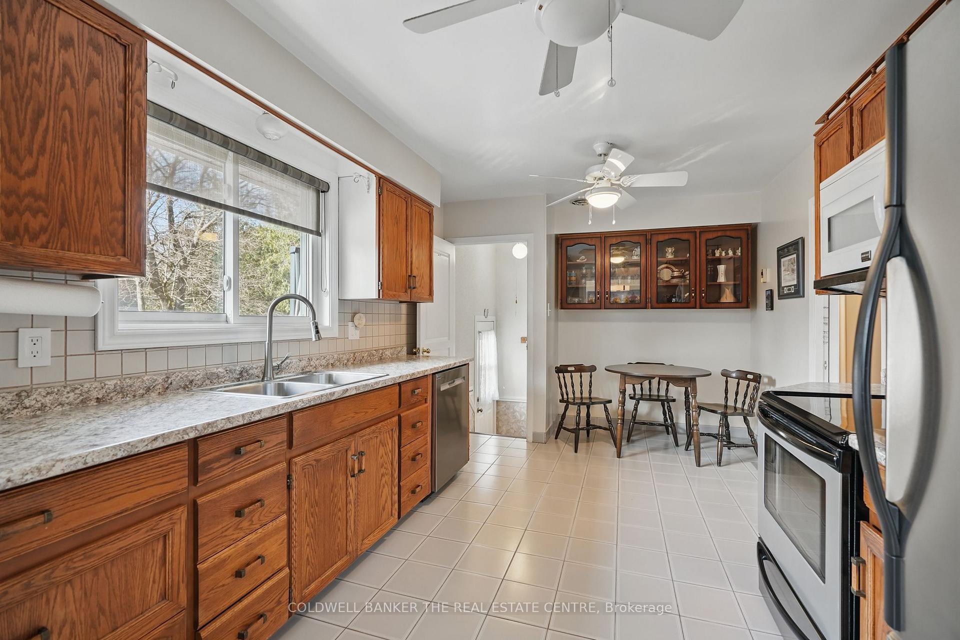 Photo 13 of 39 Springhome Road, Barrie, Allandale — HOMEH