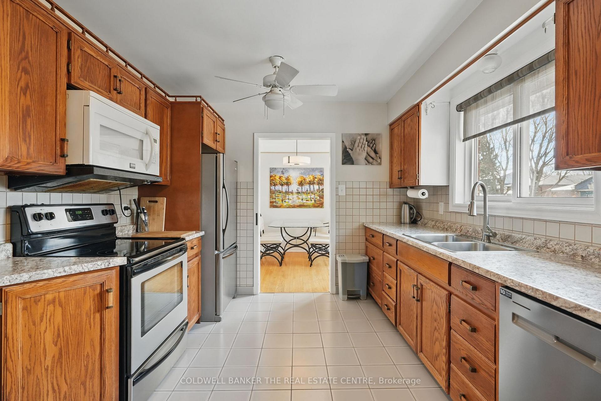 Photo 14 of 39 Springhome Road, Barrie, Allandale — HOMEH