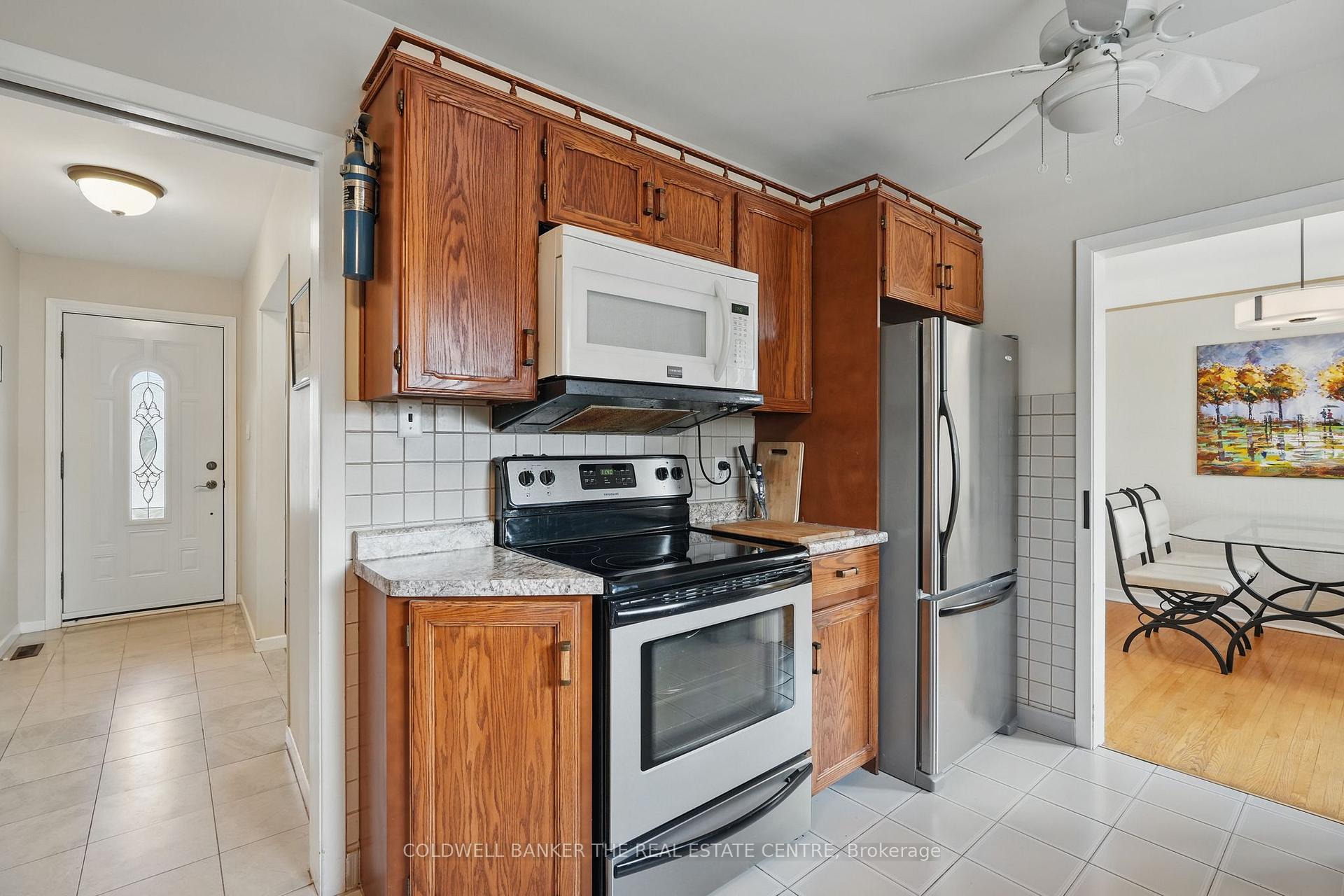 Photo 15 of 39 Springhome Road, Barrie, Allandale — HOMEH