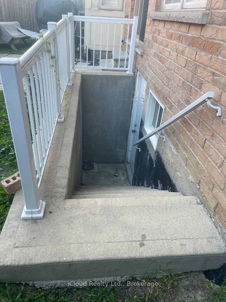Photo 2 of Unit Bsmt, 61 Templehill Road, Brampton, Sandringham-Wellington — HOMEH