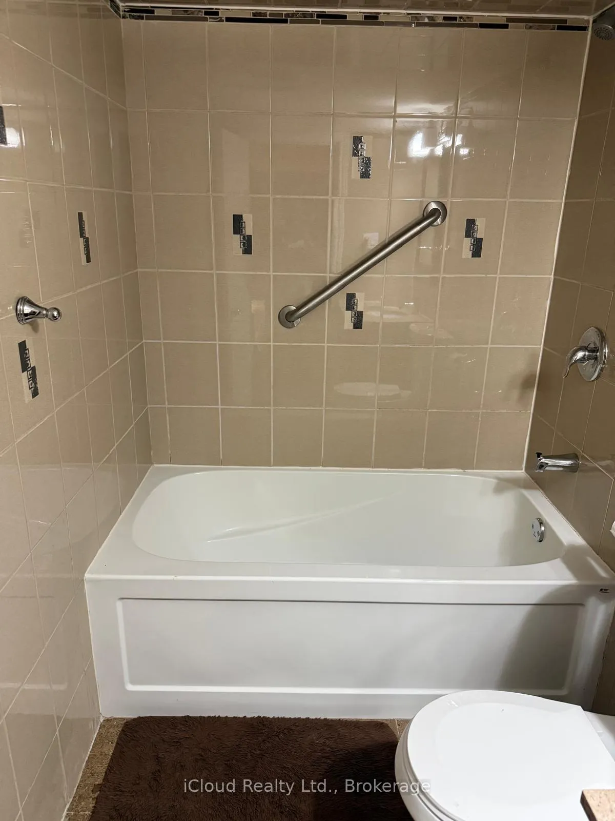 Photo 6 of Unit Bsmt, 61 Templehill Road, Brampton, Sandringham-Wellington — HOMEH