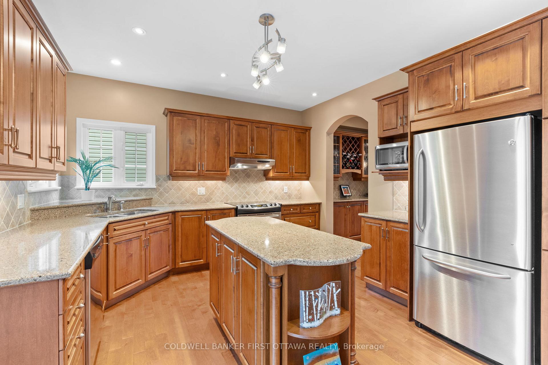 Photo 7 of 334 Shadehill Crescent, Ottawa, Barrhaven - Stonebridge — HOMEH