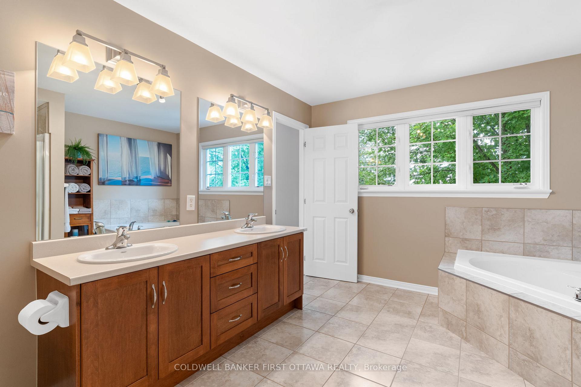 Photo 17 of 334 Shadehill Crescent, Ottawa, Barrhaven - Stonebridge — HOMEH