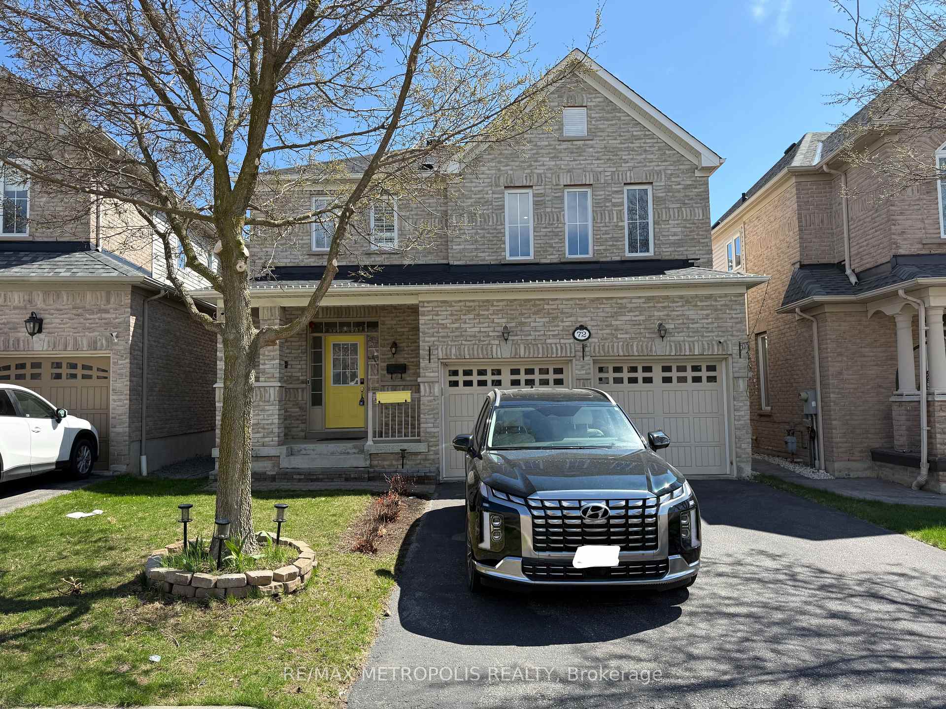 Front of 72 Loughlin Hill Crescent