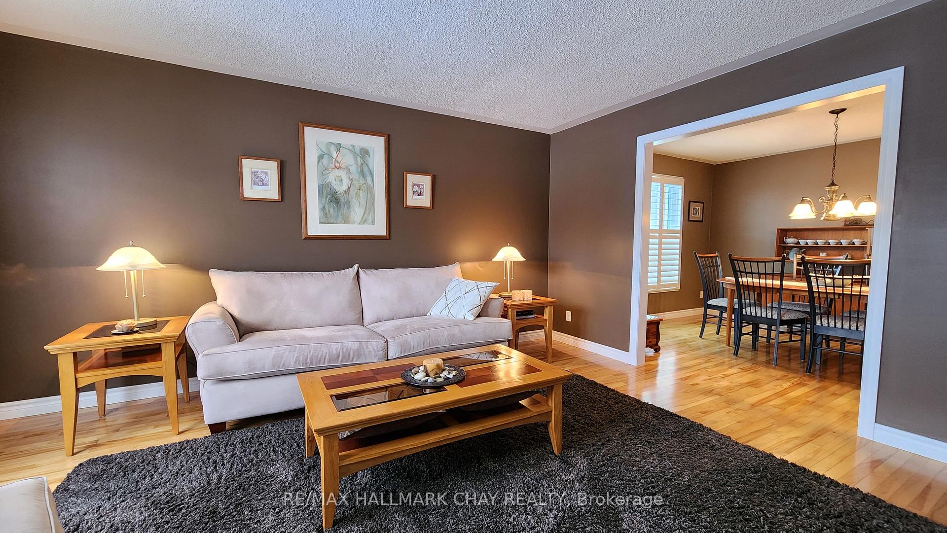 Photo 5 of 18 Dove Crescent, Barrie, Ardagh — HOMEH