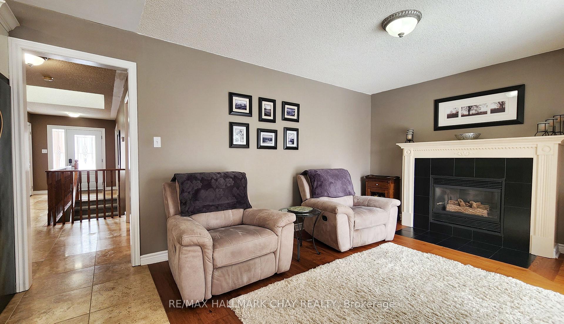 Photo 8 of 18 Dove Crescent, Barrie, Ardagh — HOMEH