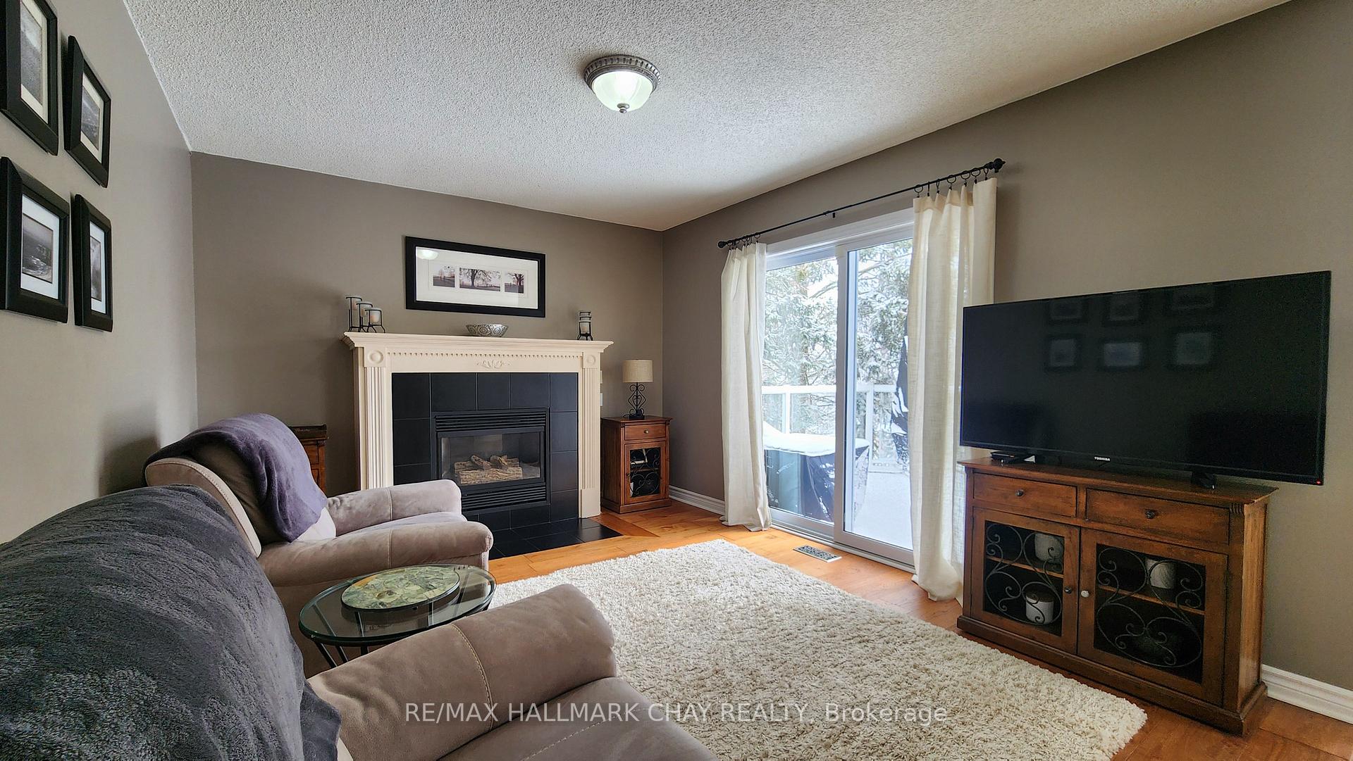 Photo 9 of 18 Dove Crescent, Barrie, Ardagh — HOMEH
