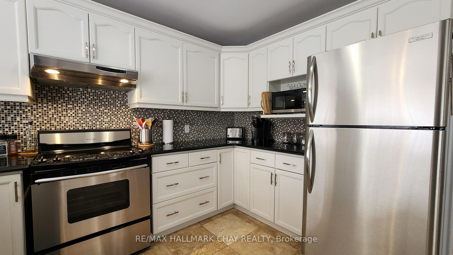 Photo 10 of 18 Dove Crescent, Barrie, Ardagh — HOMEH