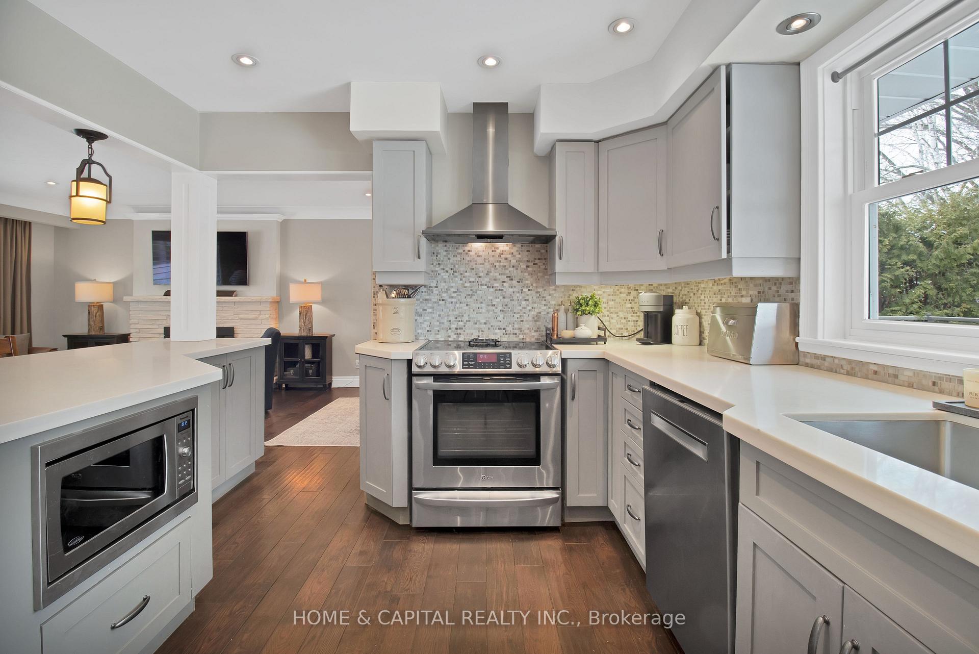 Photo 11 of 4069 Spruce Avenue, Burlington, Shoreacres — HOMEH